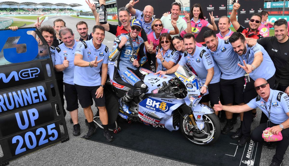 Álex Márquez y el Gresini celebran el subcampeonato de MotoGP 2025