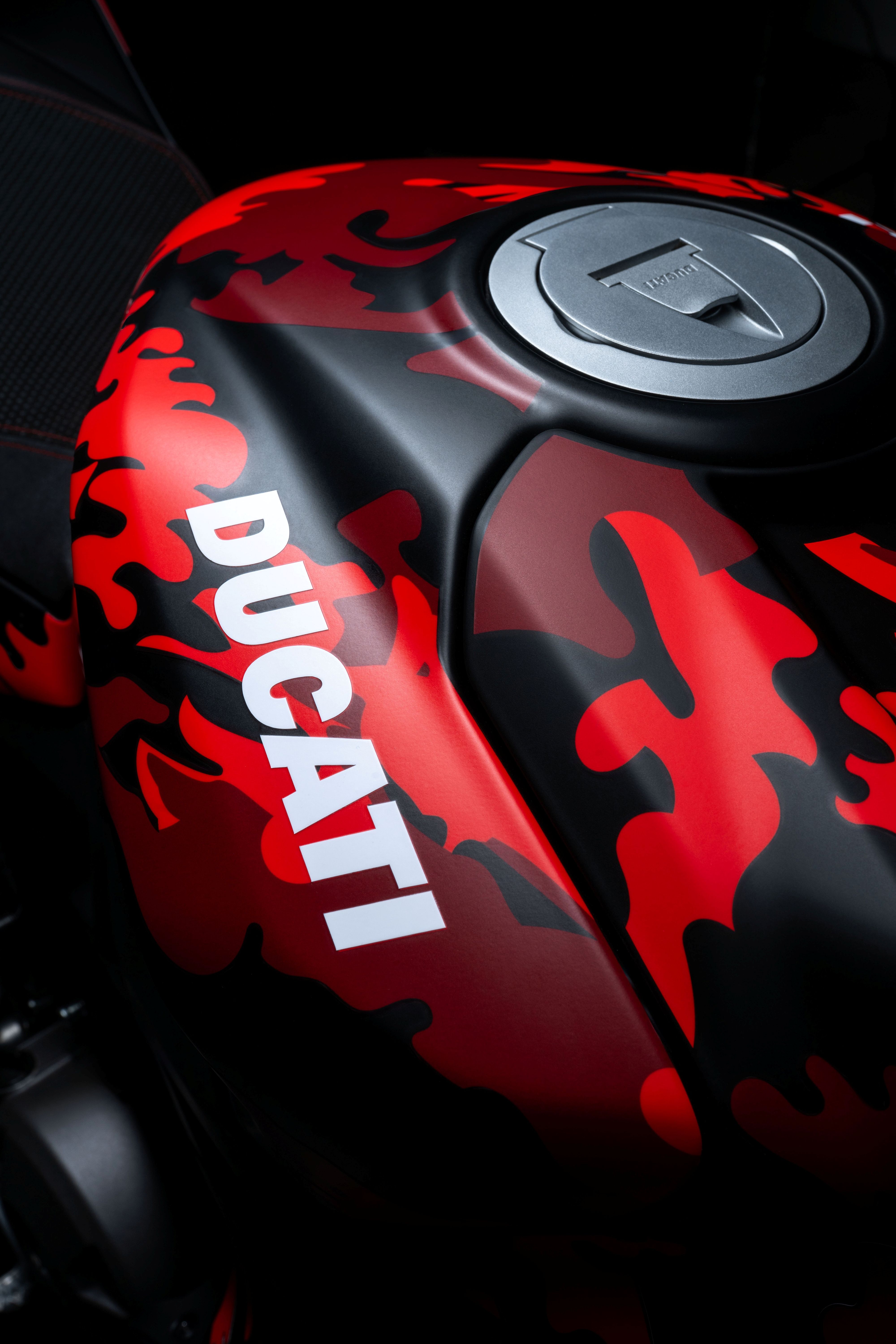 Ducati Panigale V2 MM93 FB63 14