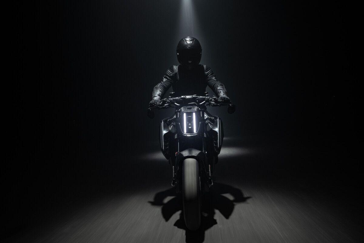 Brabus 1400 R Signature Edition accion (3)