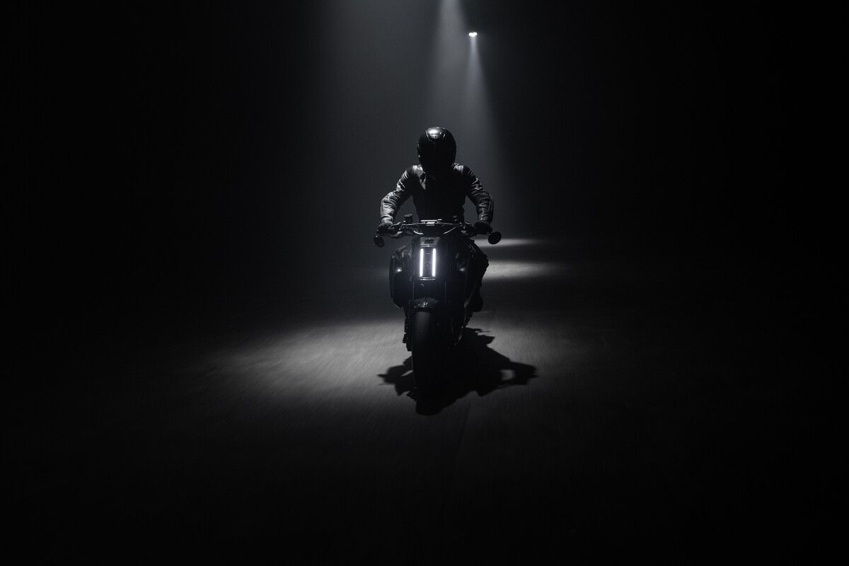 Brabus 1400 R Signature Edition accion (5)