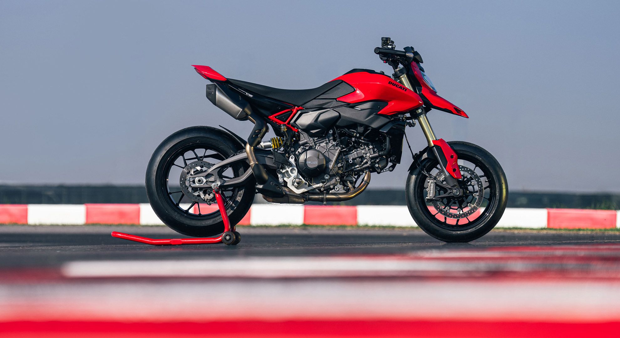 Ducati Hypermotard V2 2026
