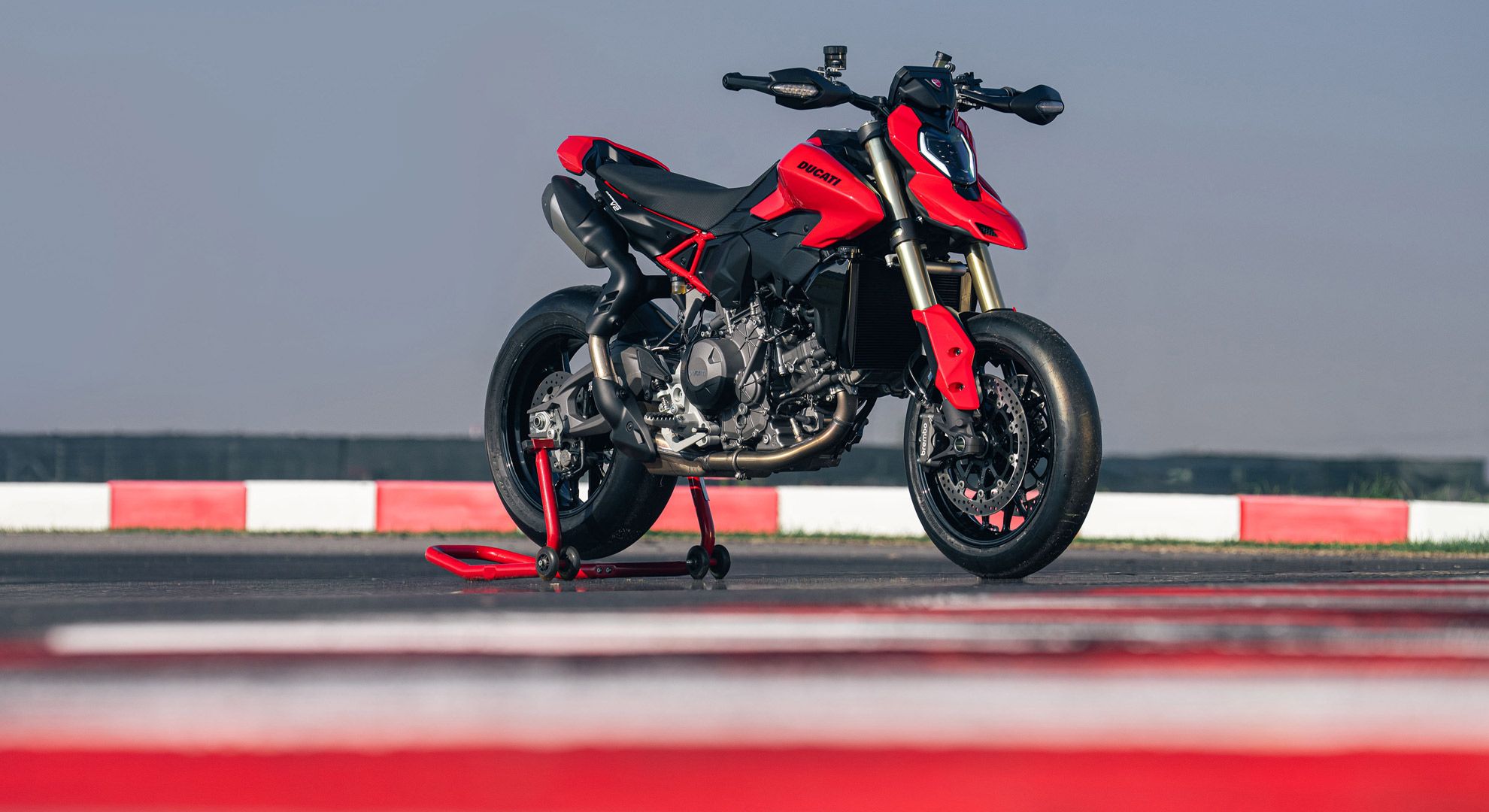 Ducati Hypermotard V2 2026