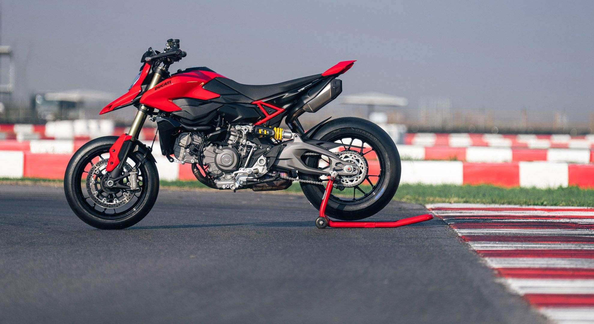 Ducati Hypermotard V2 2026