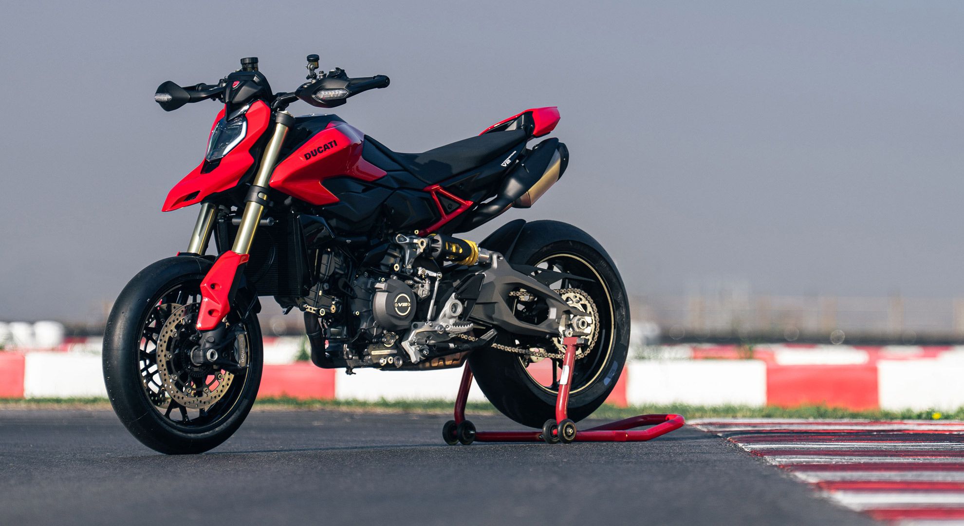 Ducati Hypermotard V2 2026