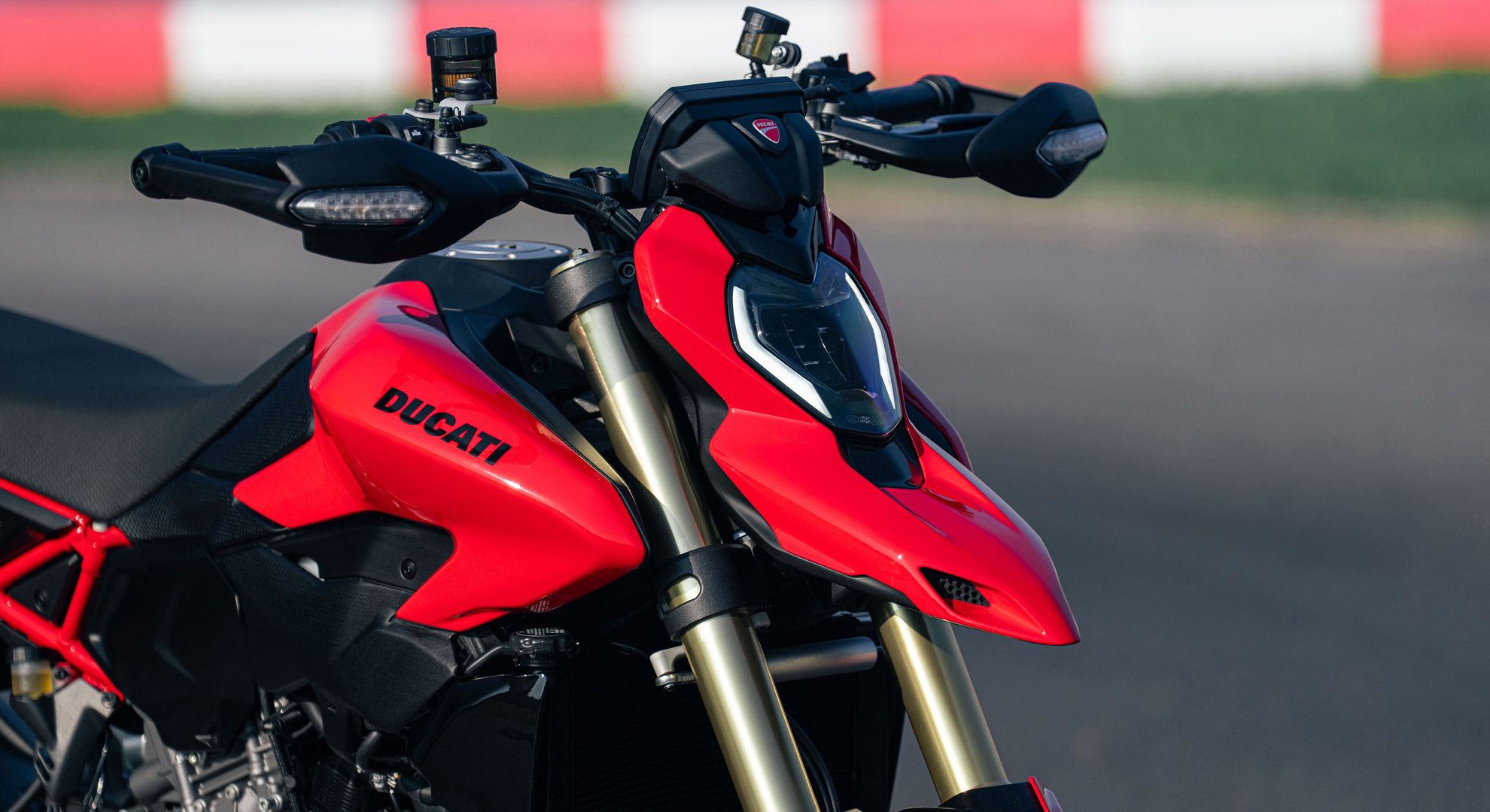 Ducati Hypermotard V2 2026