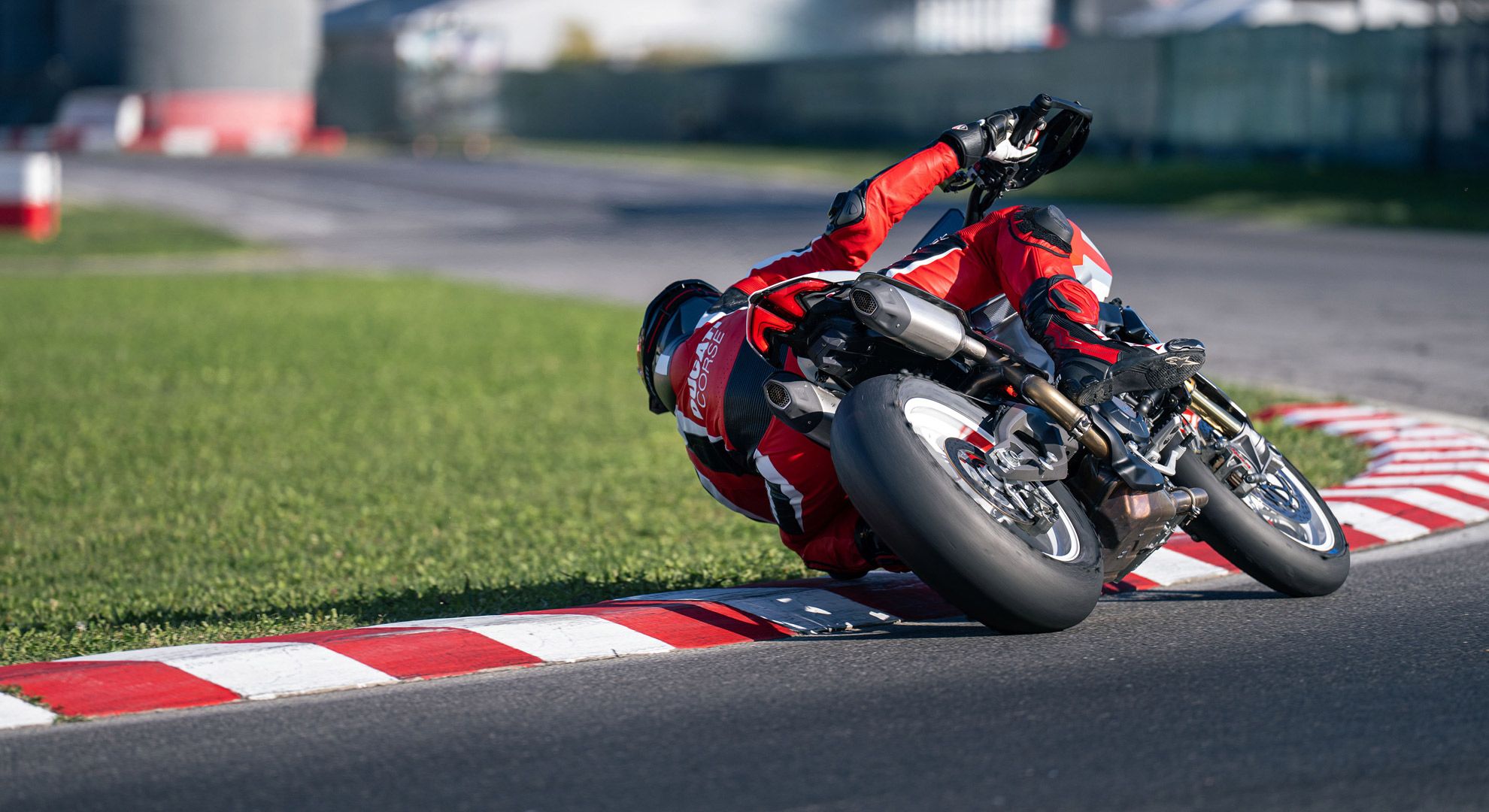 Ducati Hypermotard V2 SP 2026