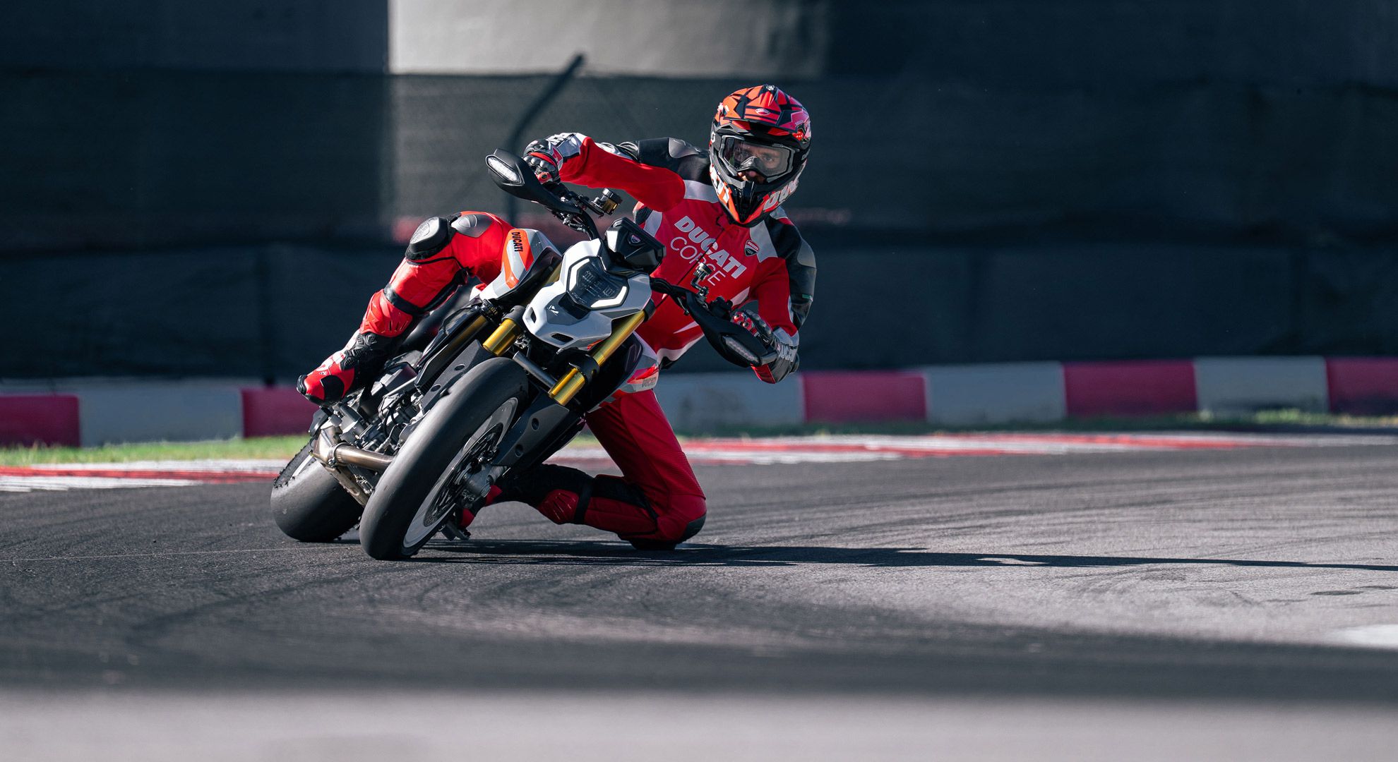 Ducati Hypermotard V2 SP 2026