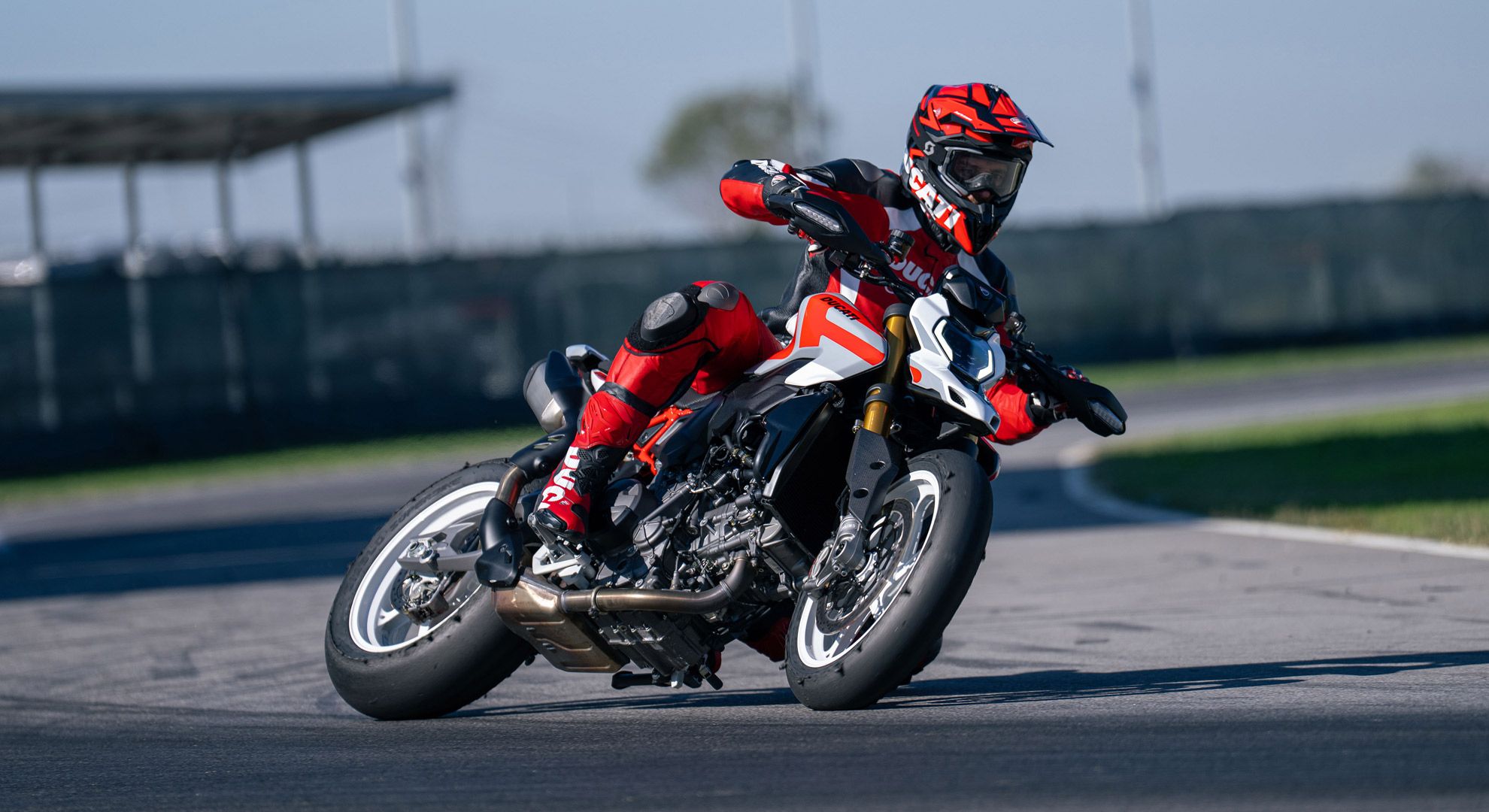 Ducati Hypermotard V2 SP 2026