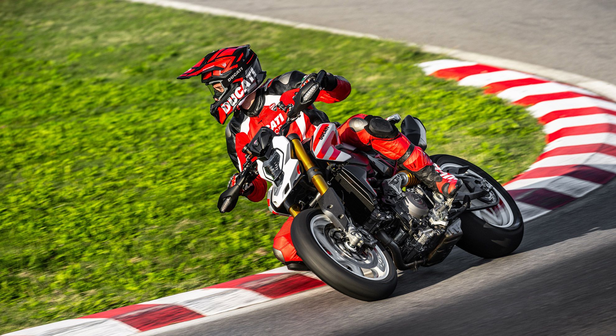 Ducati Hypermotard V2 SP 2026