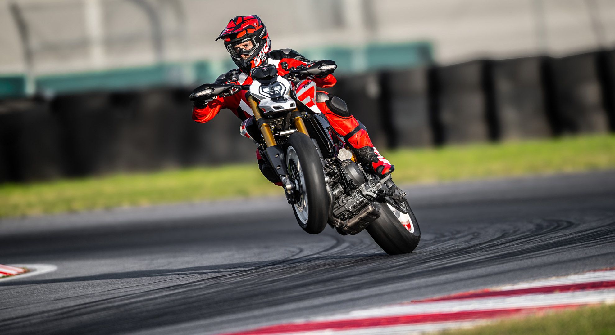Ducati Hypermotard V2 SP 2026