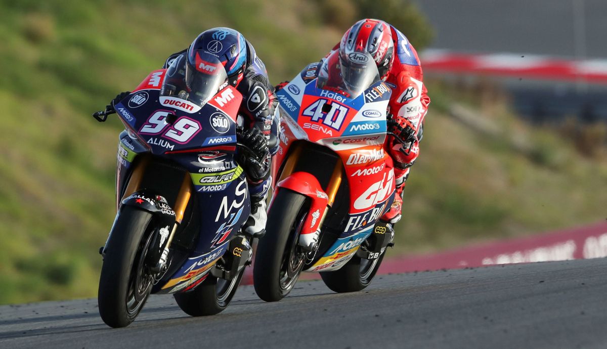 Óscar Gutiérrez ha ganado a Mattia Casadei la última carrera de la historia de MotoE