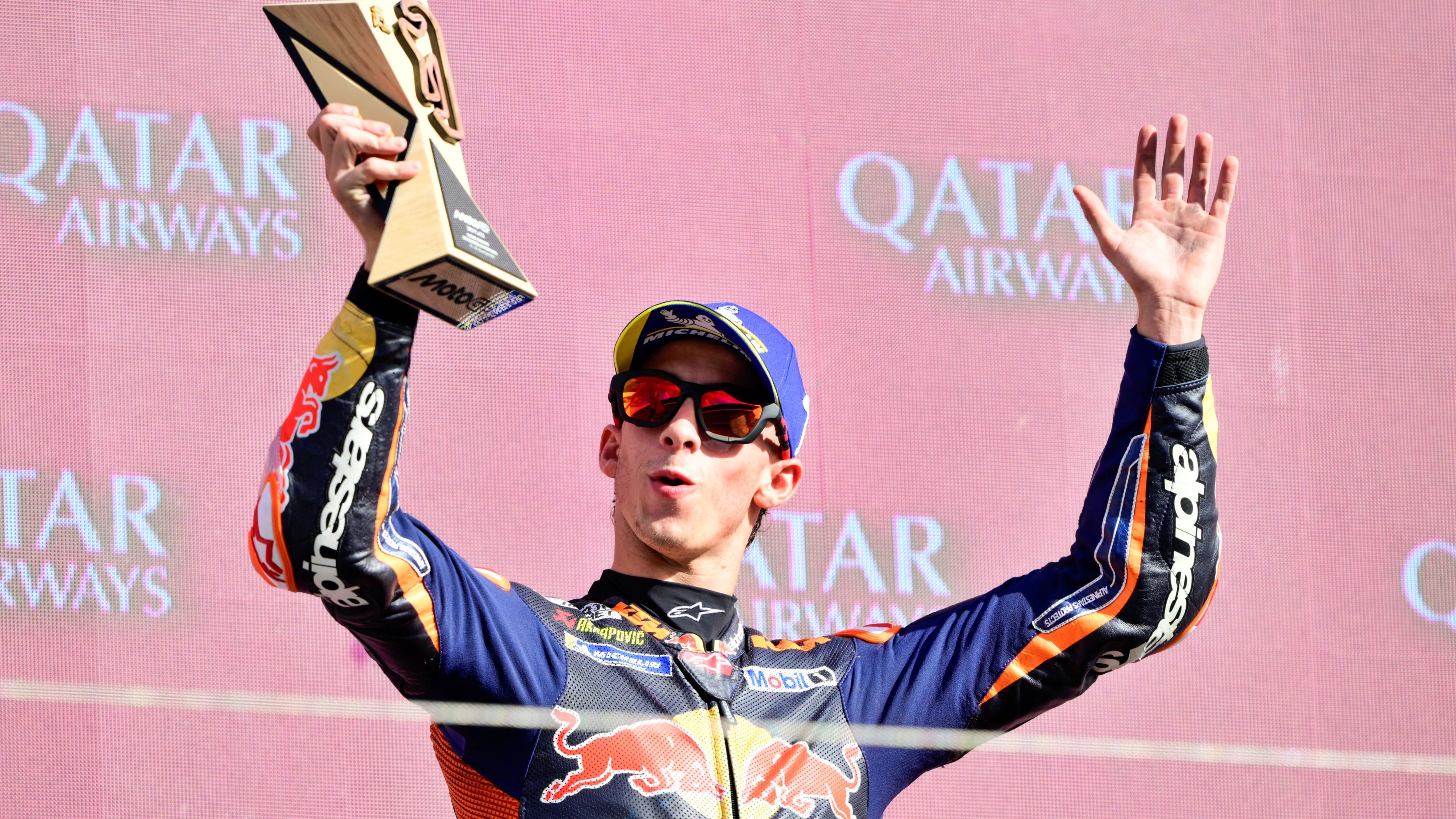 Pedro Acosta en el podio del GP de Portugal