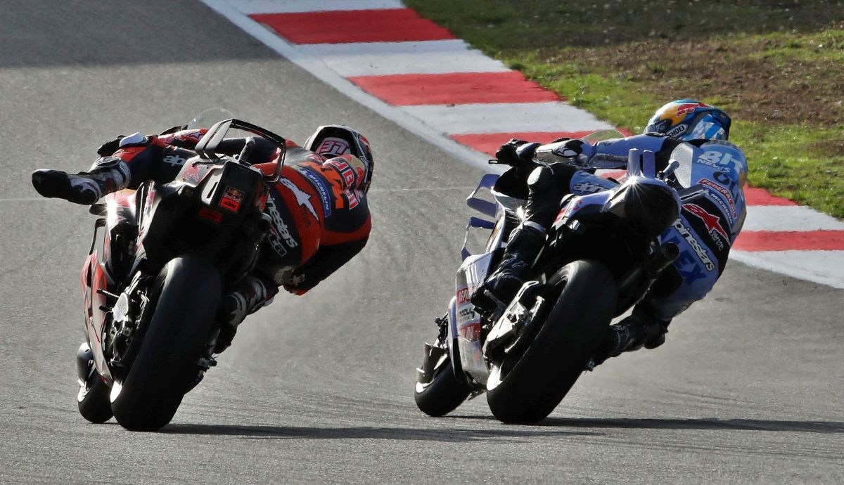 Pedro Acosta y Álex Márquez luchan en el Sprint, MotoGP Portugal 2025