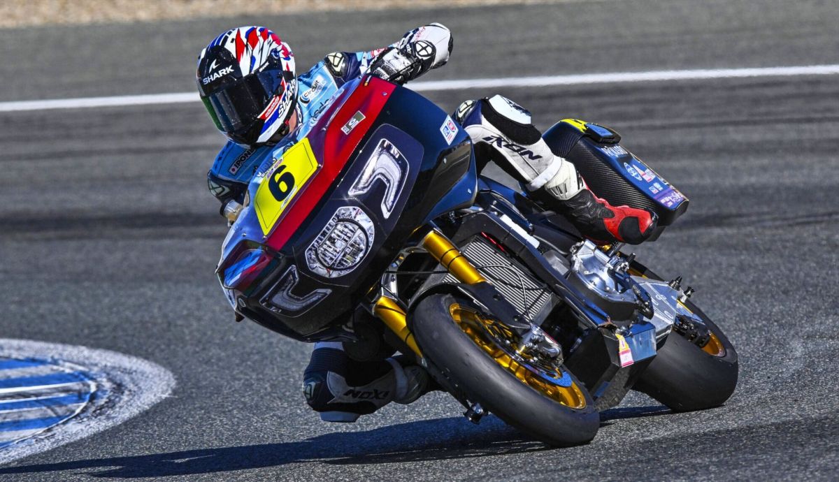 David Checa ganó las dos carreras de Baggers