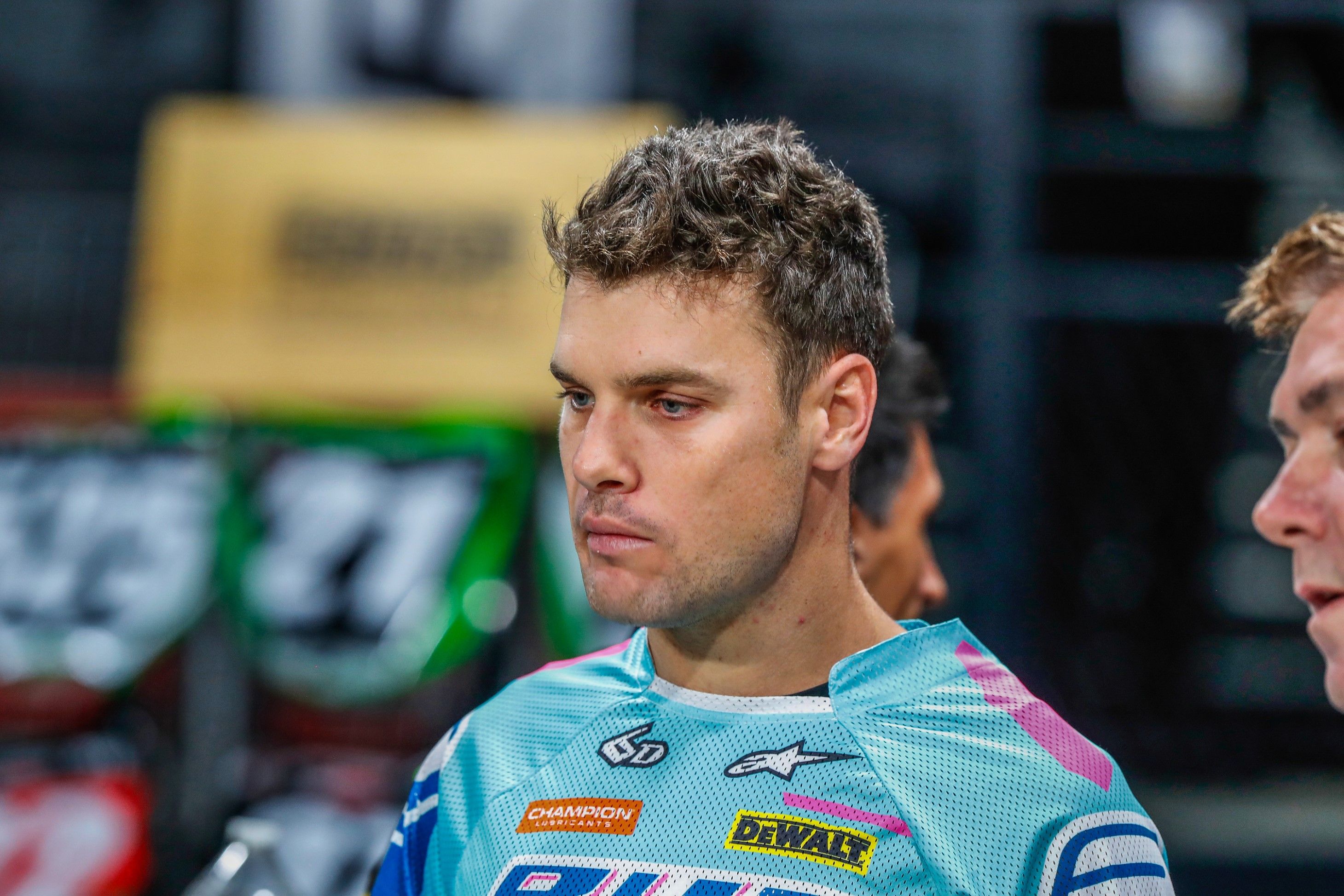 CLOUT SX PARIS PH 0237 (Grande)