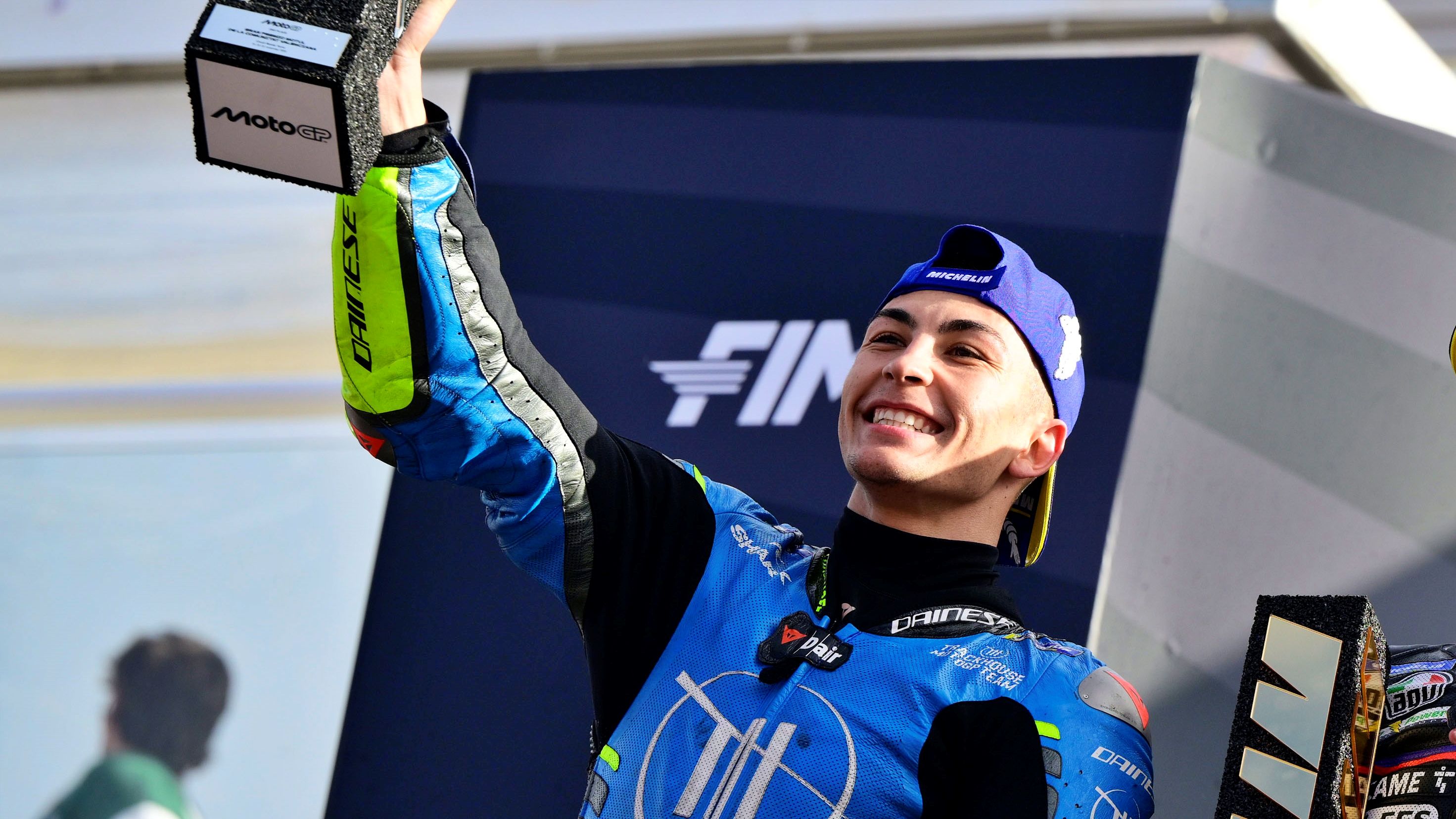 Raúl Fernández en el podio del GP de Valencia Raúl Fernández en el podio del GP de Valencia