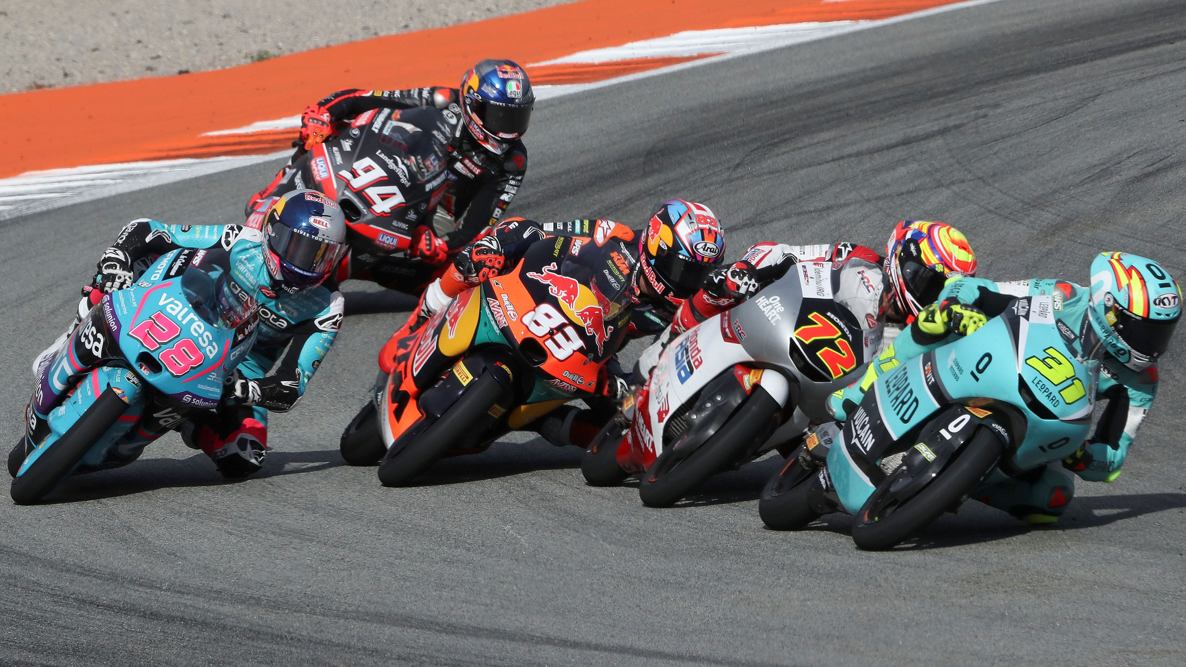 Adrián Fernández, Taiyo Furusato, Álvaro Carpe, Máximo Quiles y Guido Pini, Moto3 Valencia 2025