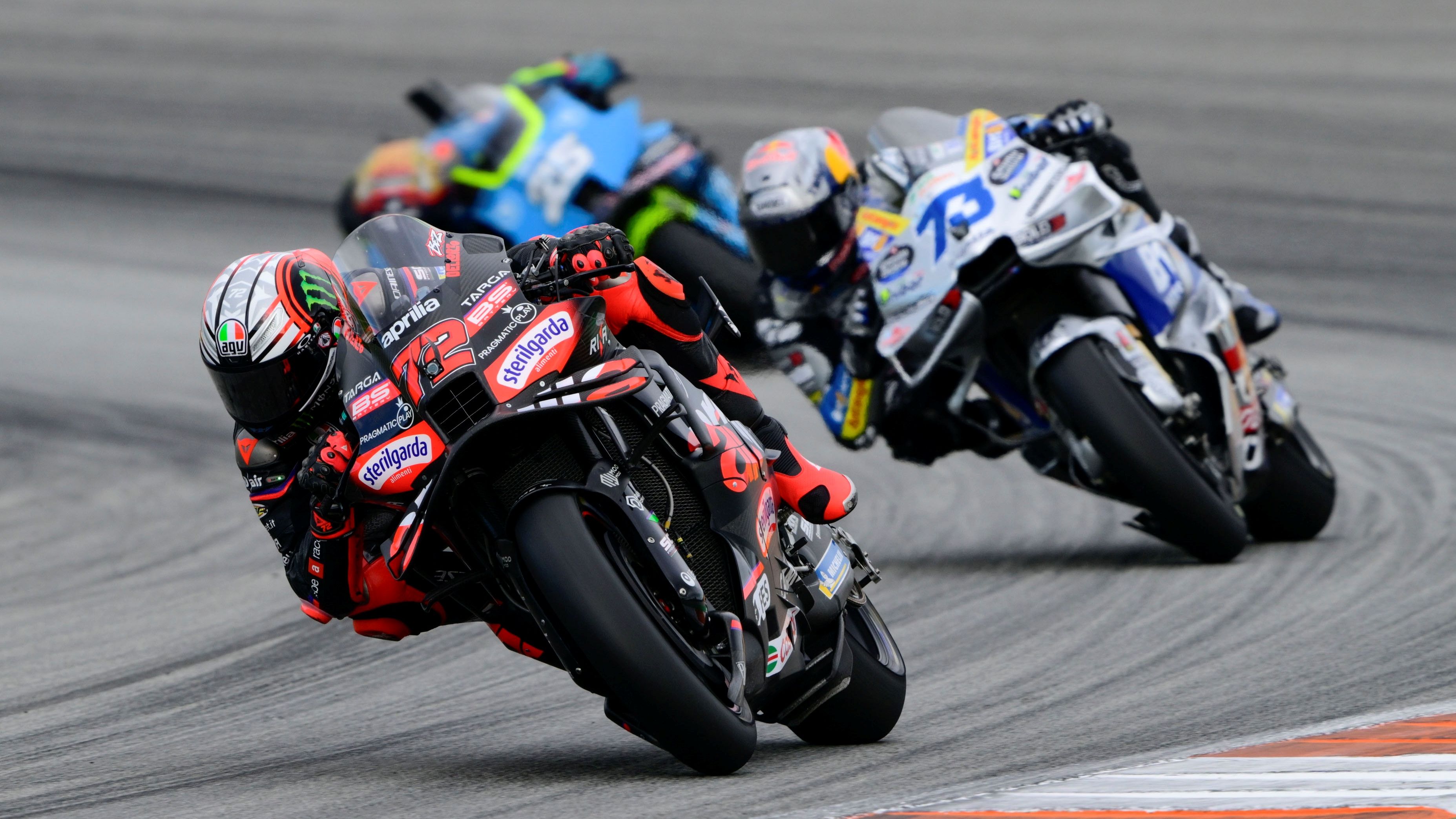 Marco Bezzecchi comanda ante Álex Márquez y Raúl Fernández, MotoGP Valencia 2025