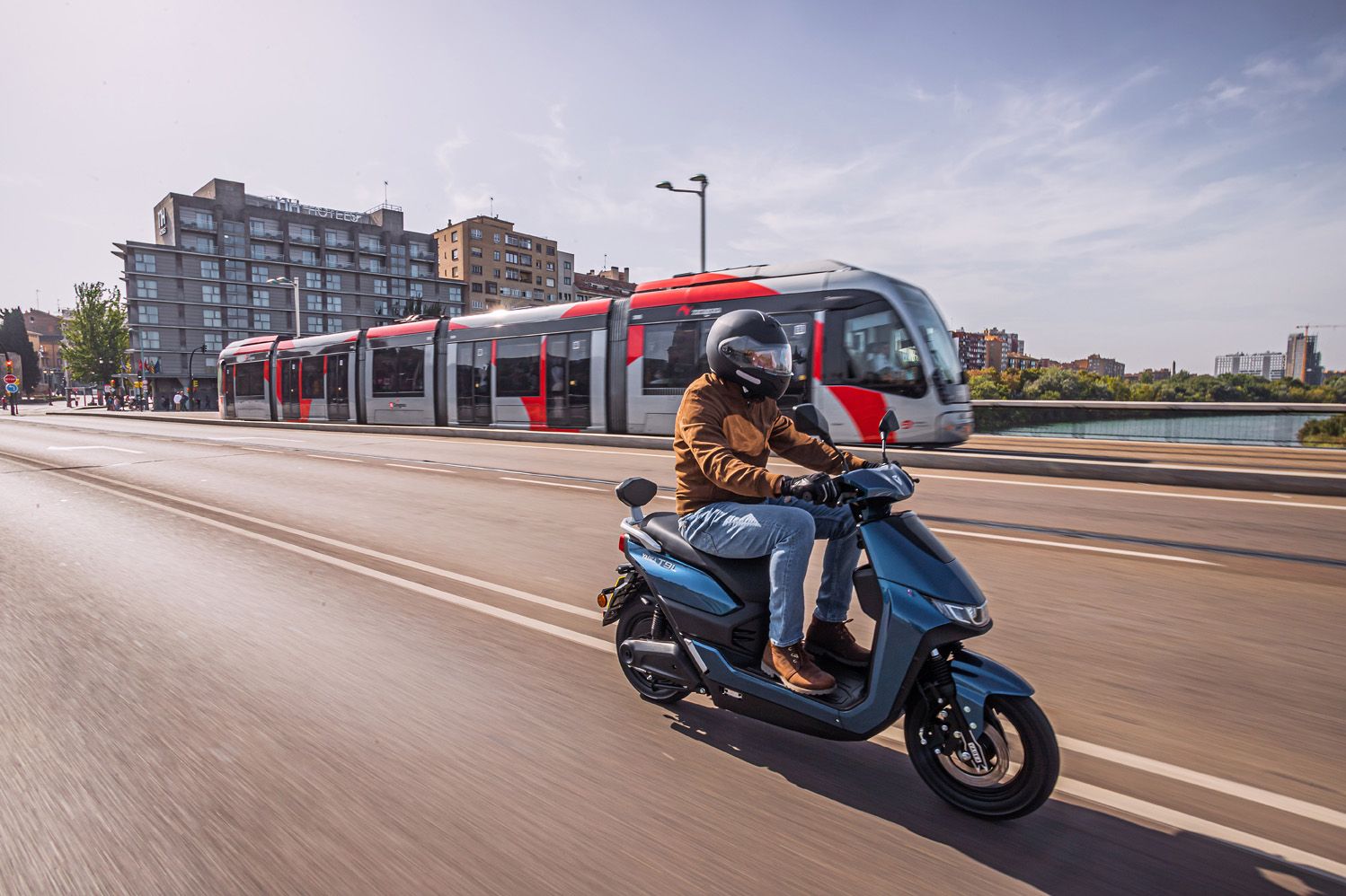 Barcelona apuesta por el ciclomotor eléctrico.