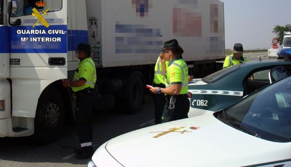 La Guardia Civil ya dispone de sistemas DSRC para controlar a distancia por ejemplo los tacógrafos digitales de los camiones