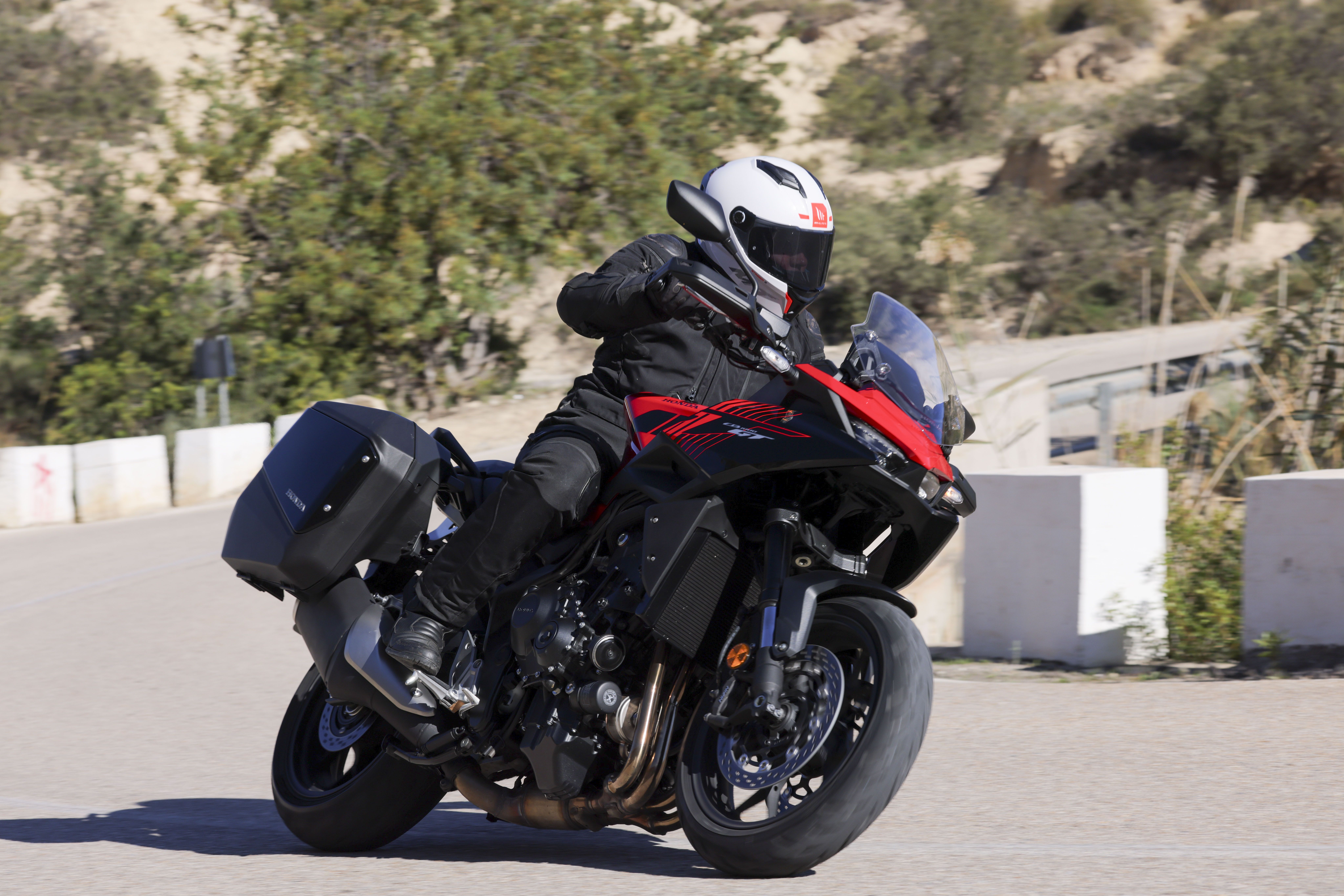 Honda CB1000GT accion (5)