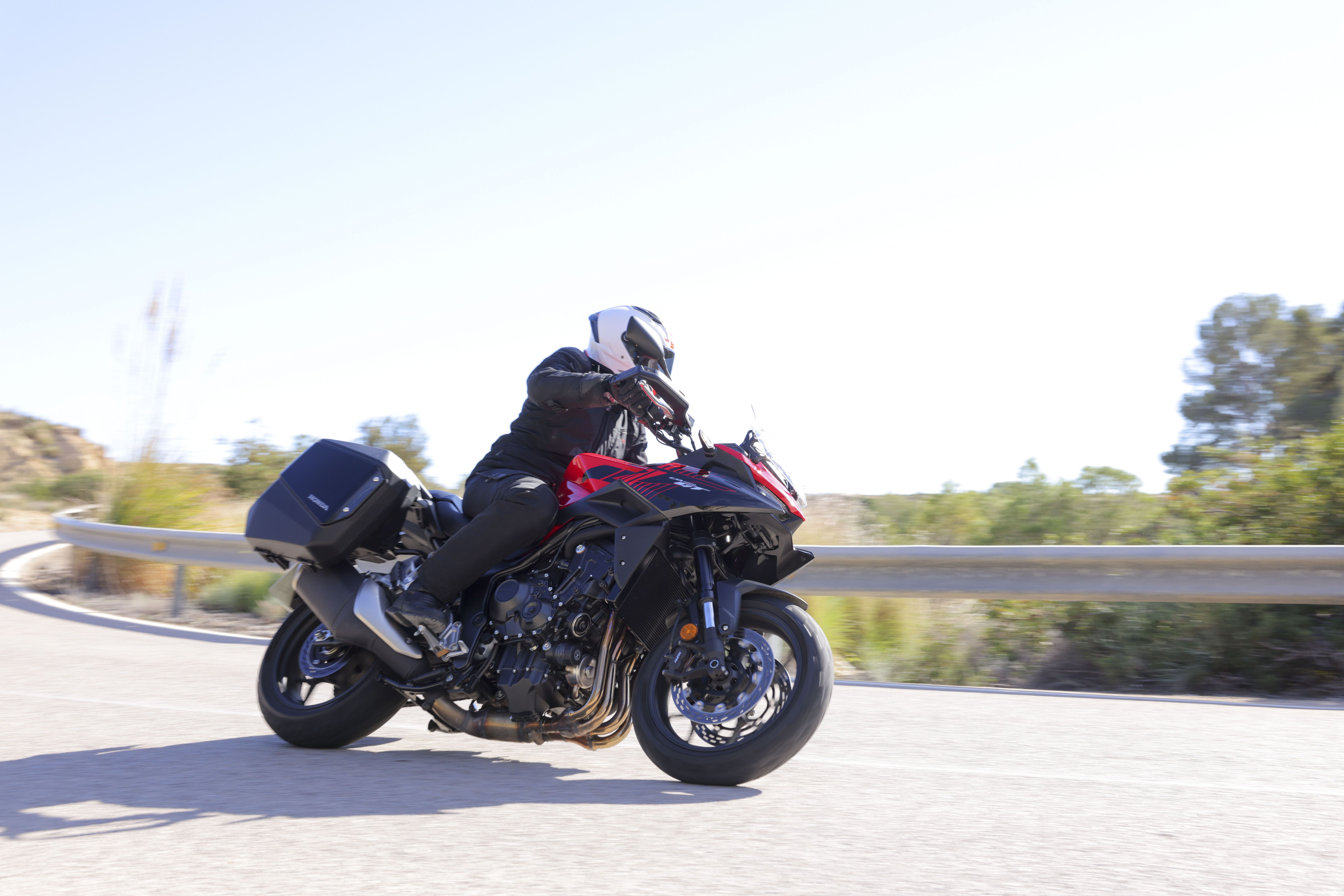 Honda CB1000GT accion (6)