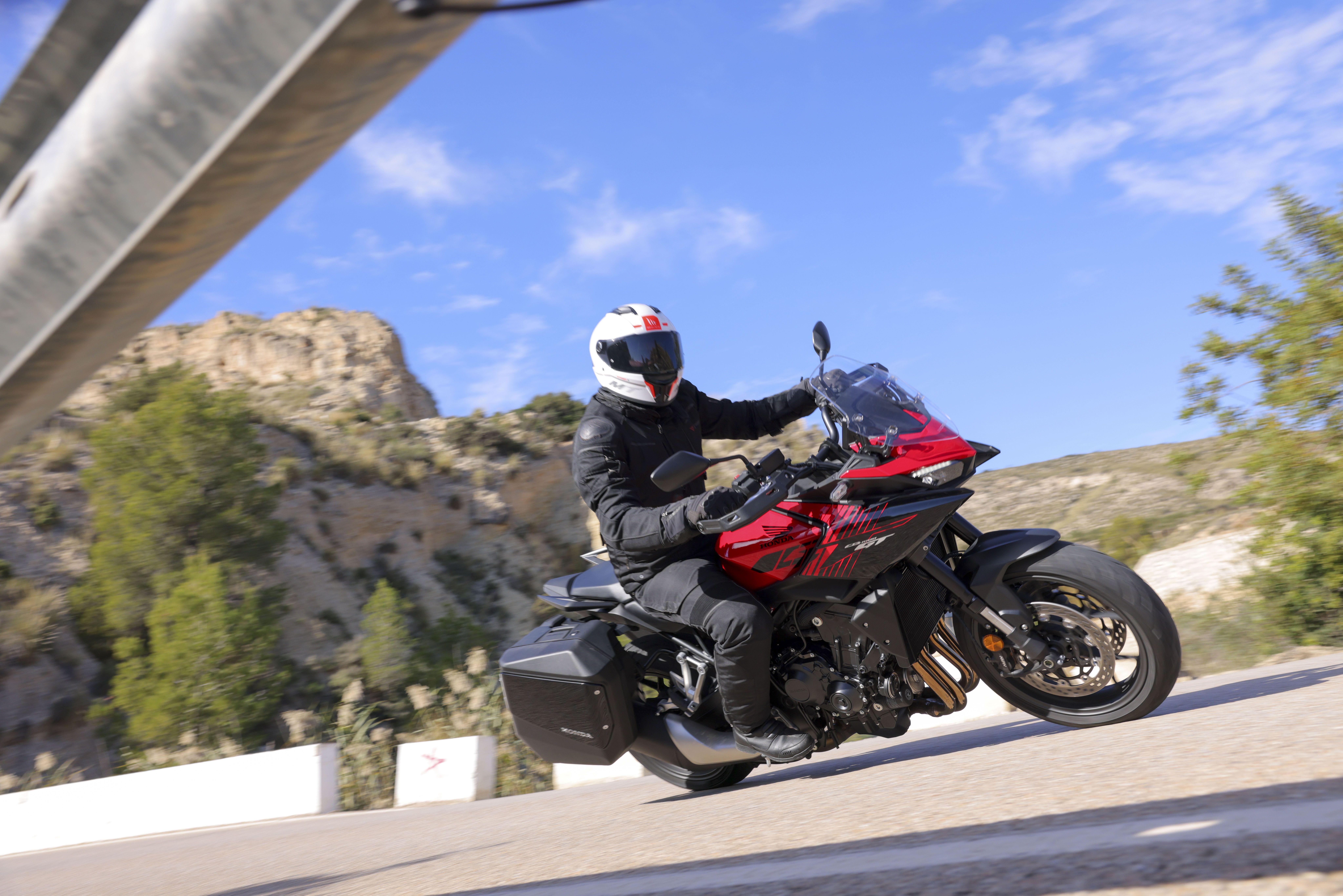 Honda CB1000GT accion (9)