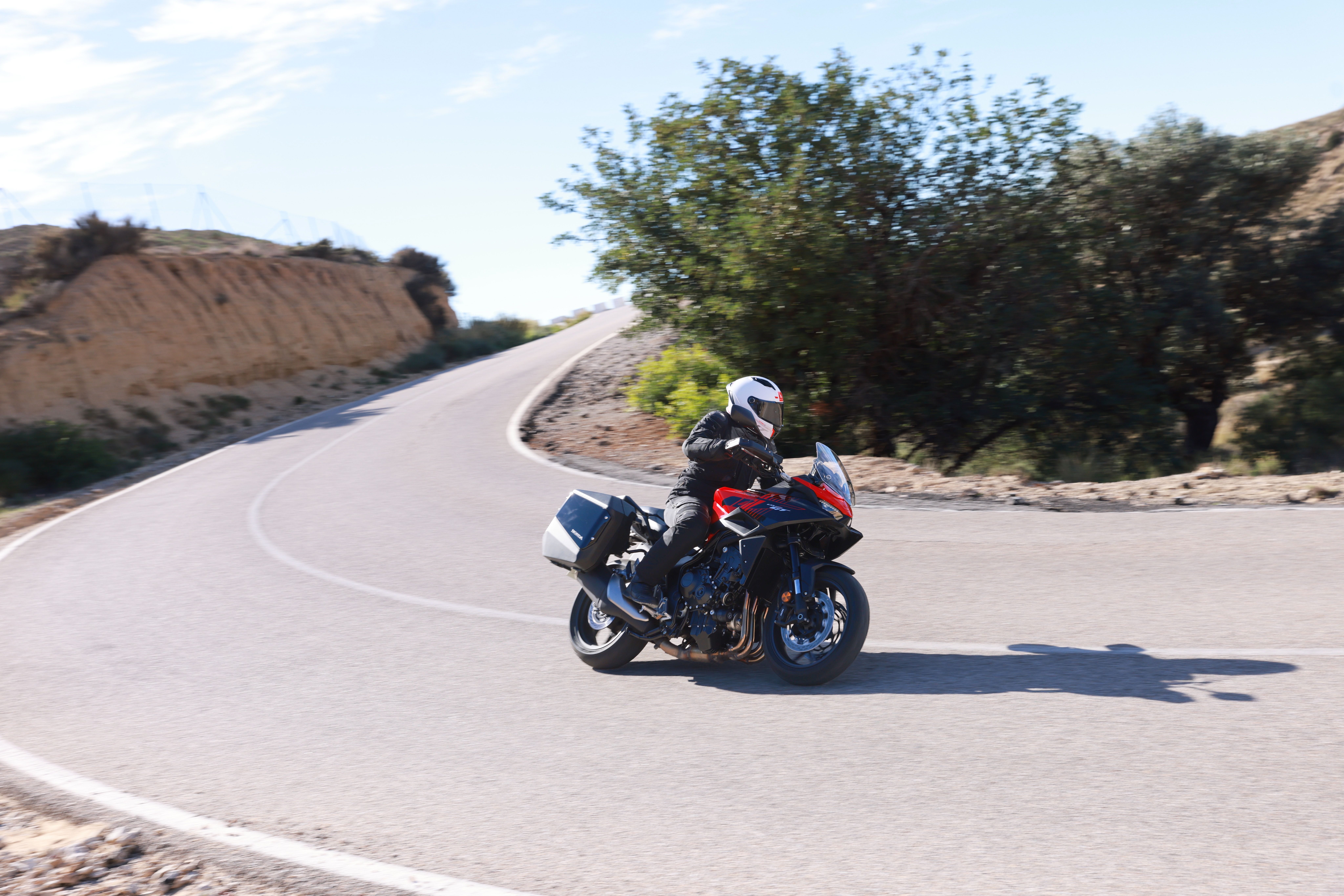 Honda CB1000GT accion (10)