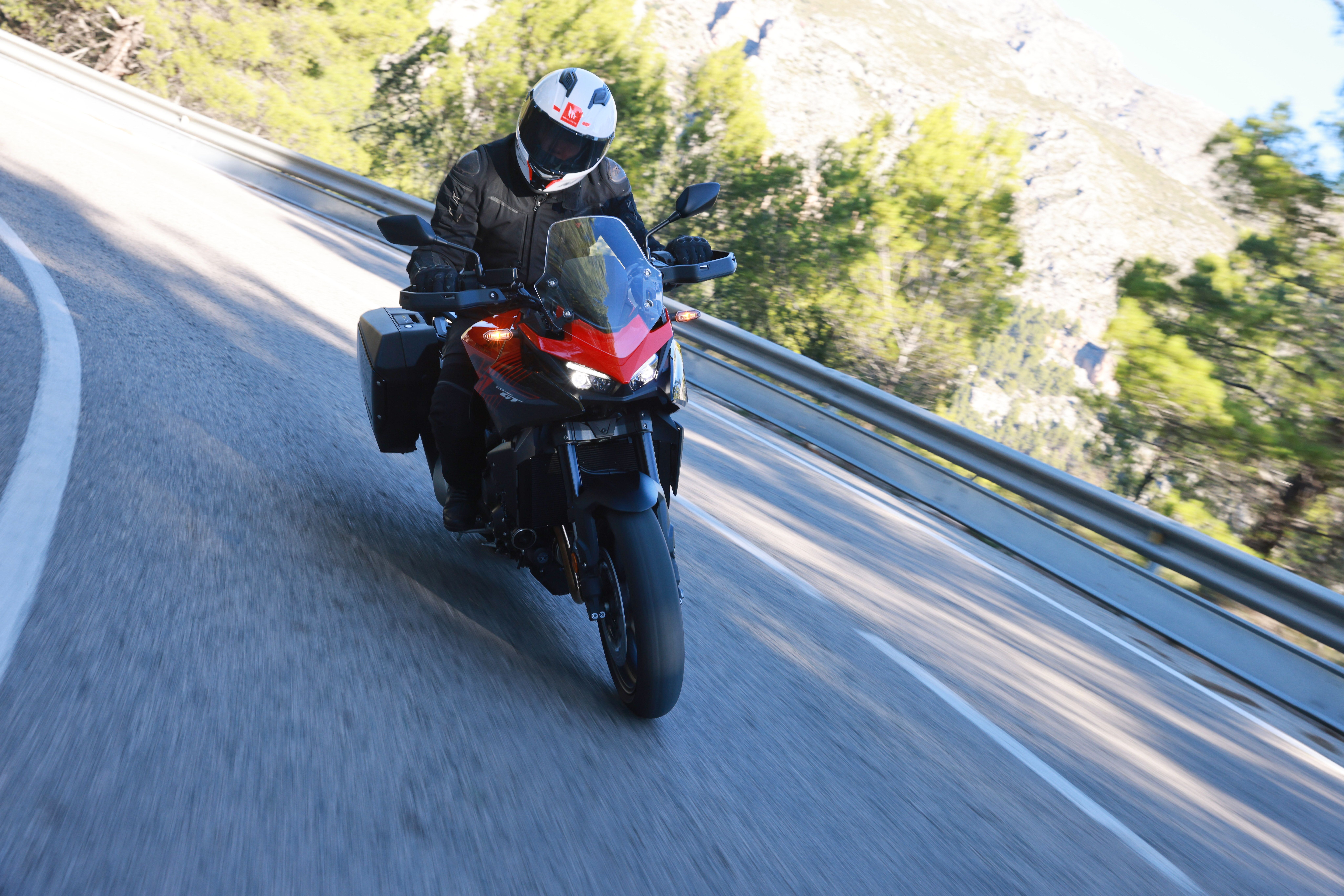 Honda CB1000GT accion (14)