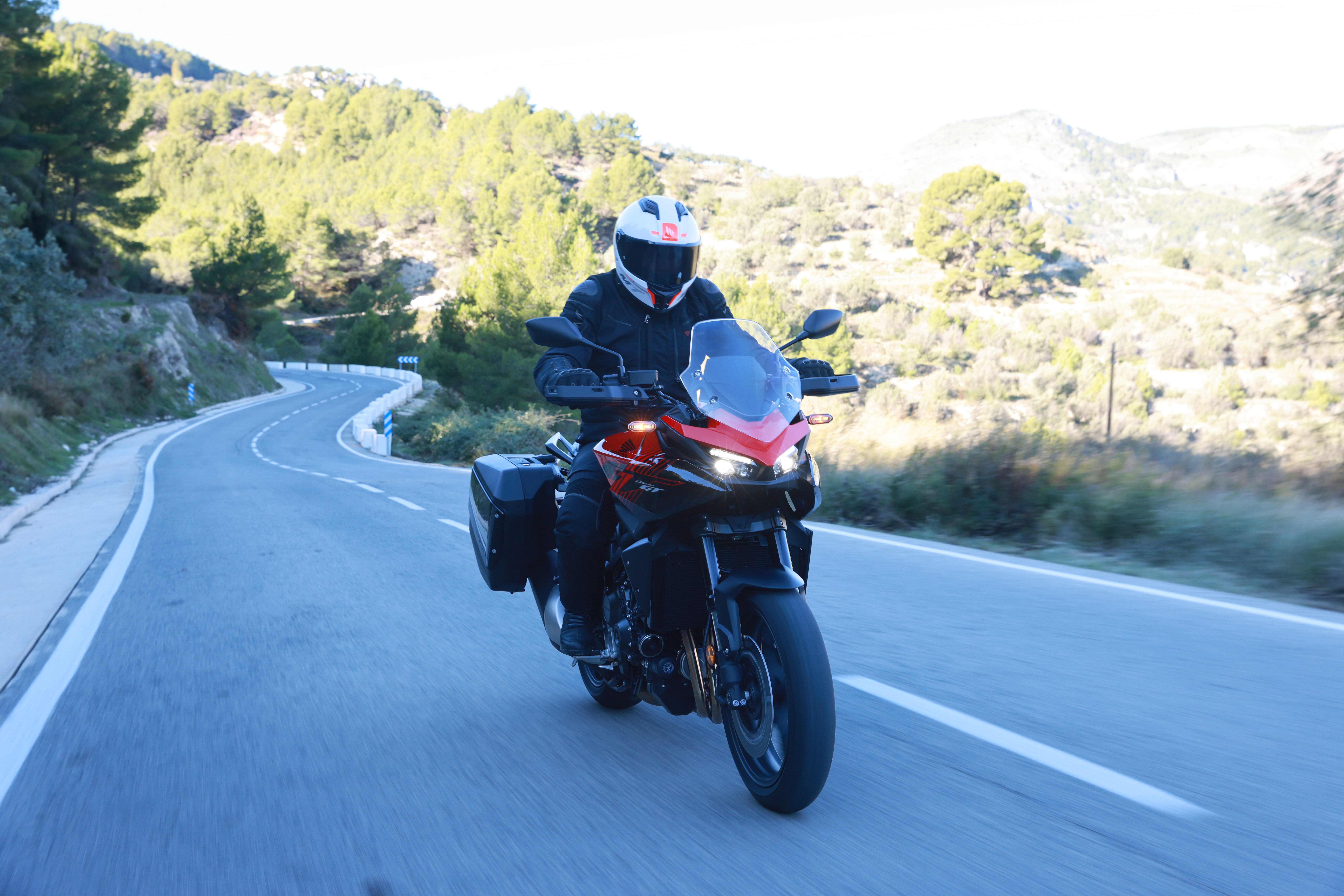 Honda CB1000GT accion (15)
