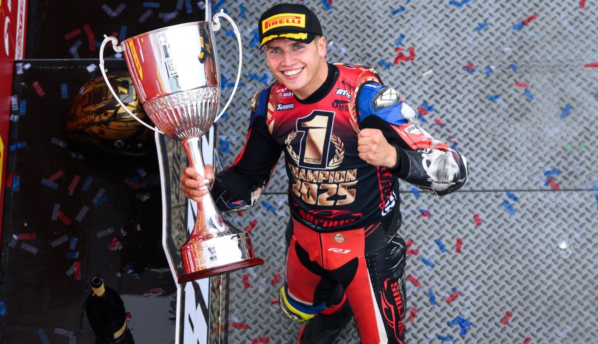Kyle Ryde celebra su título del British Superbike 2025