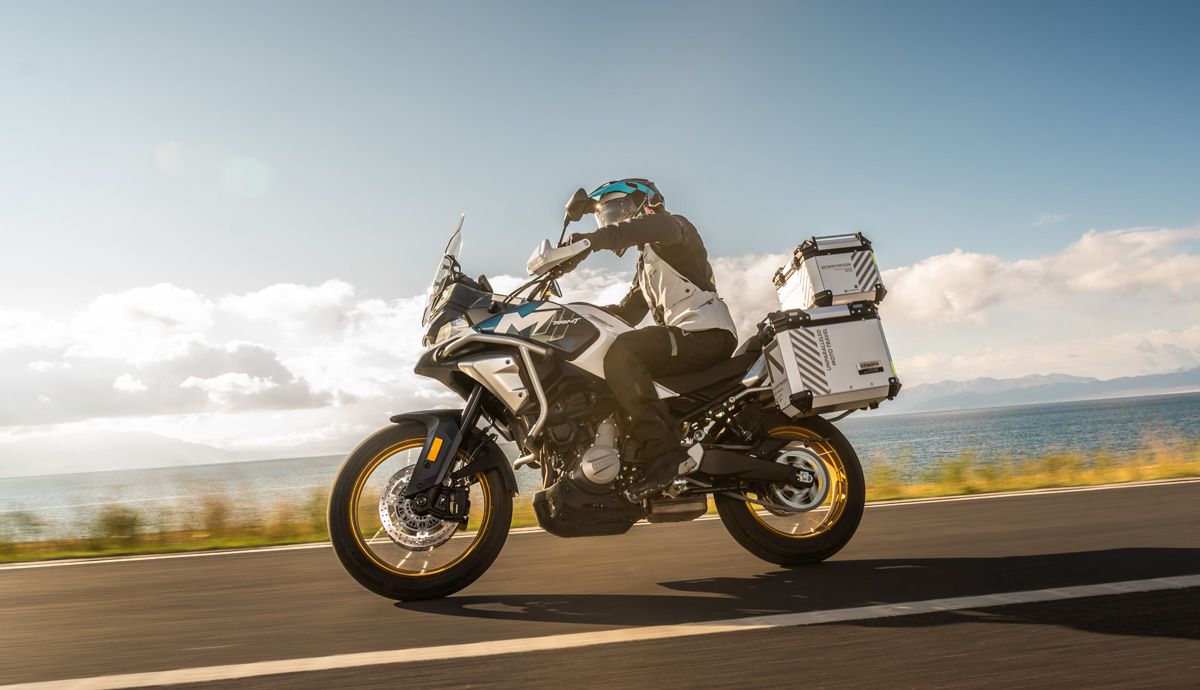 CFMoto 700MT onroad (6)