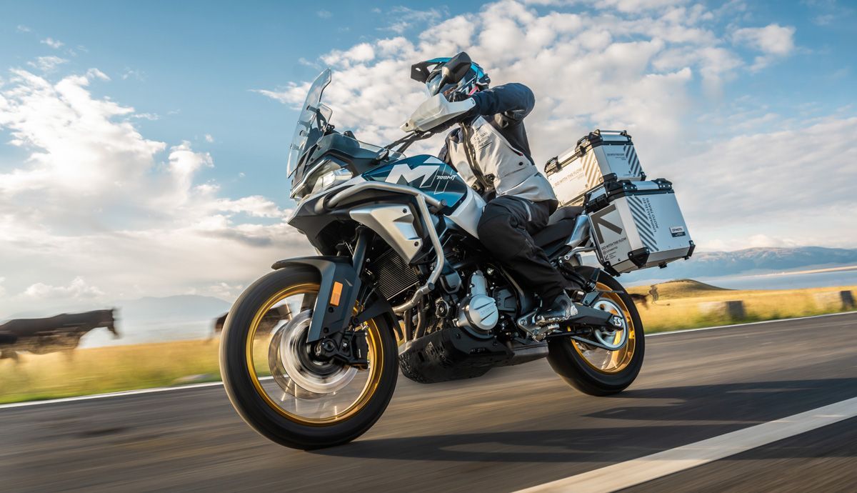 CFMoto 700MT onroad (3)