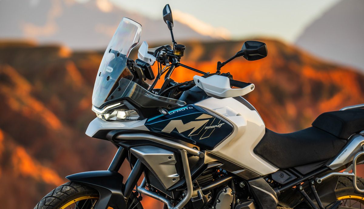 CFmoto 700MT static (8)