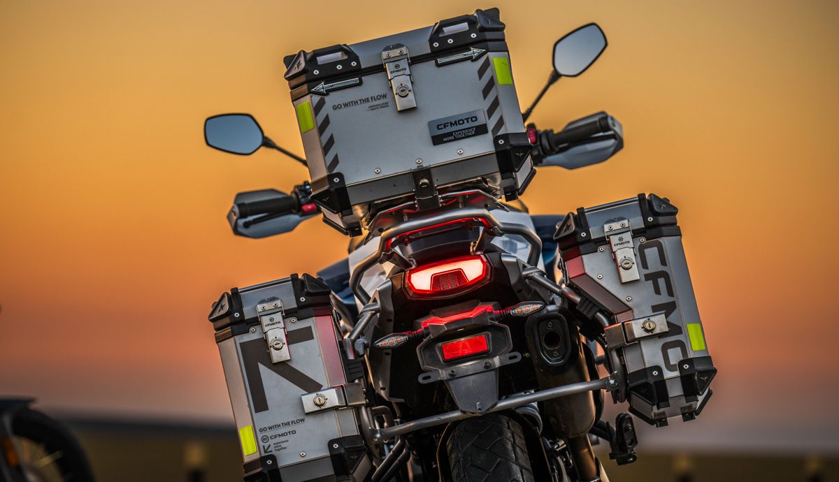 CFmoto 700MT static (9)