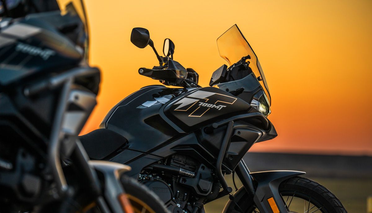 CFmoto 700MT static (10)