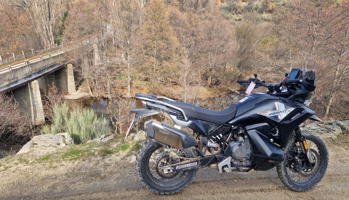 CFMoto 800 MT-X: una trail media que pone los pelos de punta