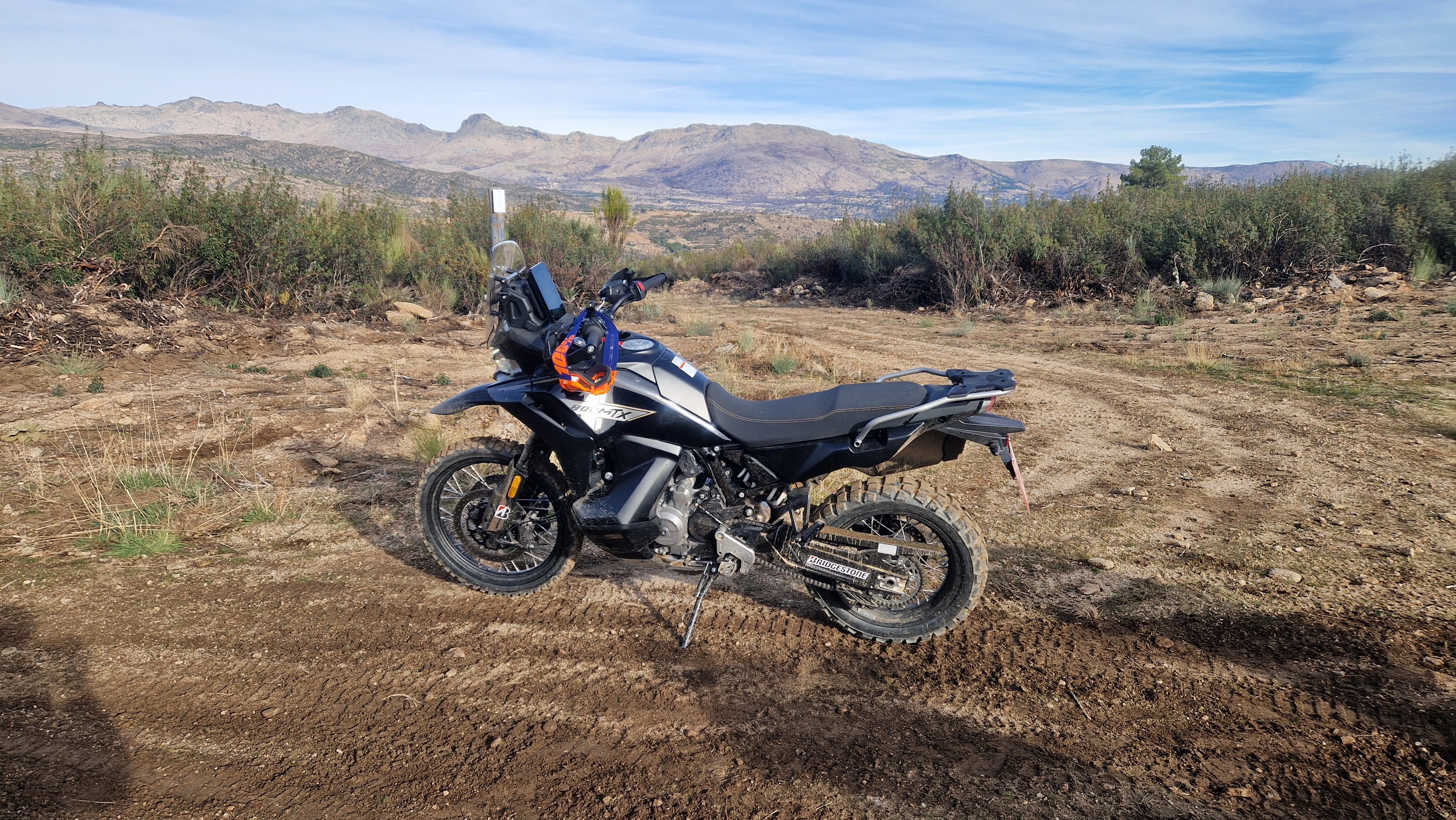 CFMoto 800 MT-X: una trail media que pone los pelos de punta