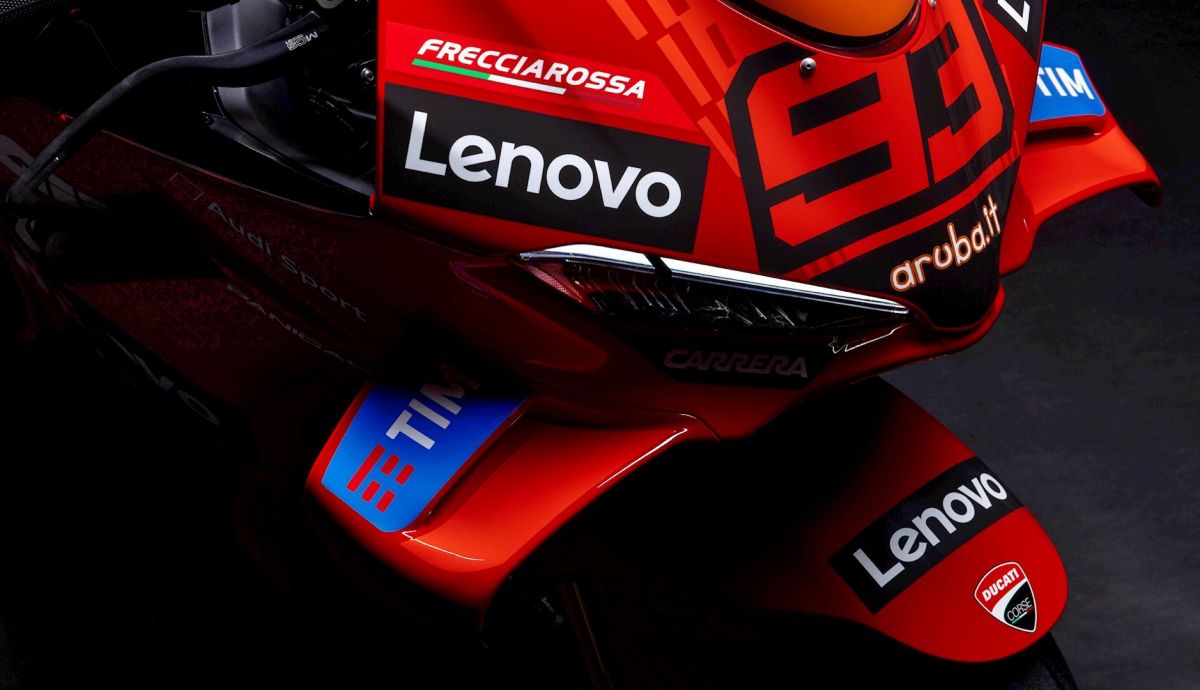 Detalle de Ducati Panigale V4 Márquez 2025 World Champion Replica