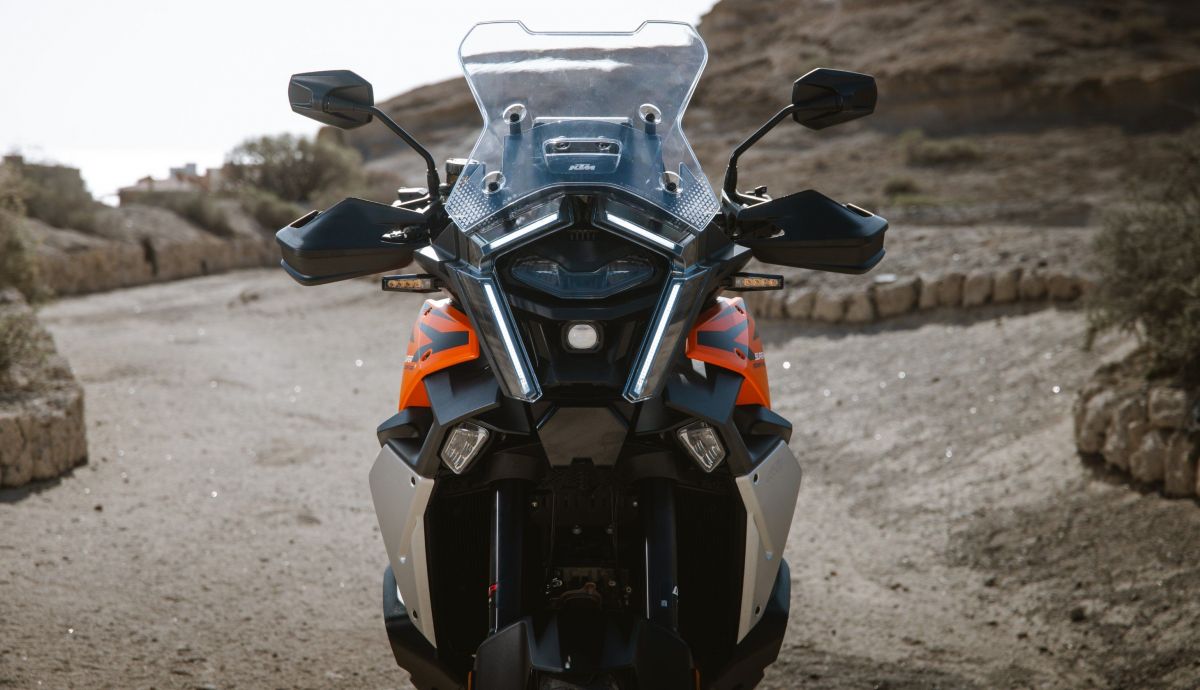 MY26 KTM1390SADVSEVO Preshooting 13 (Grande)