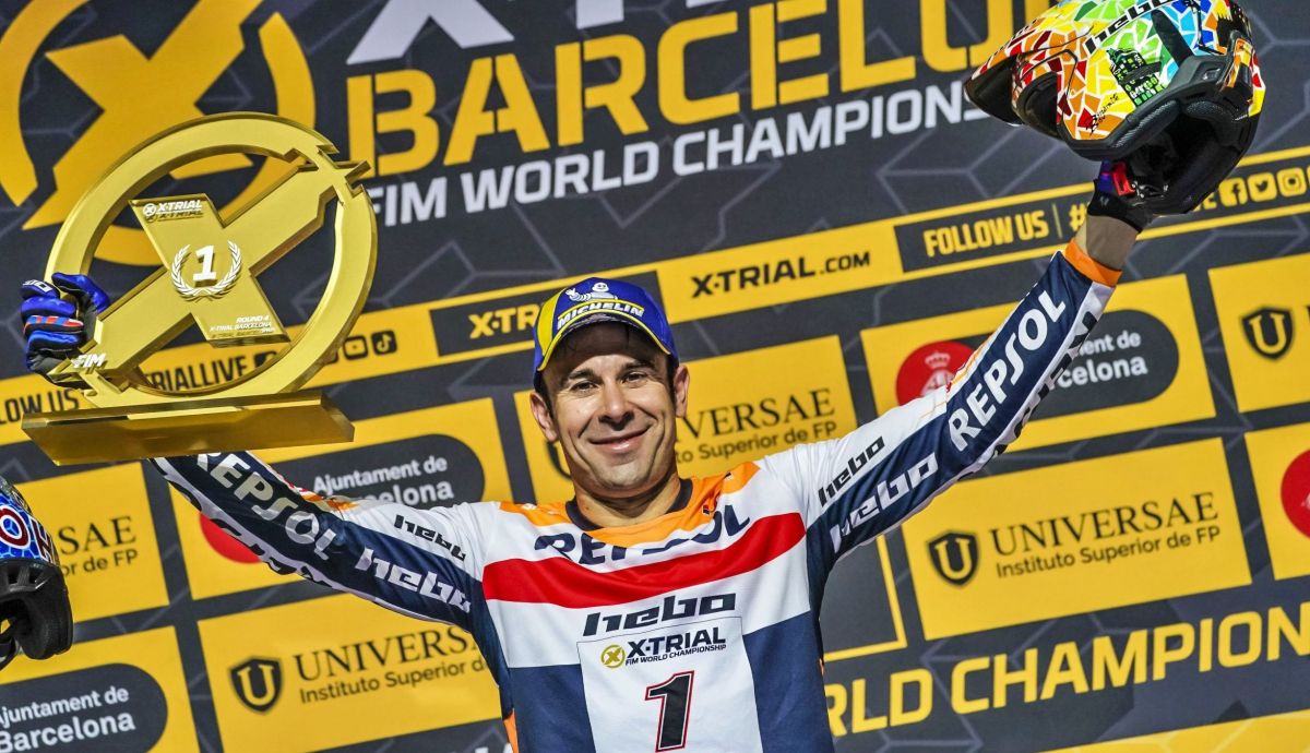 Toni Bou festeja el título mundial de X Trial 2025