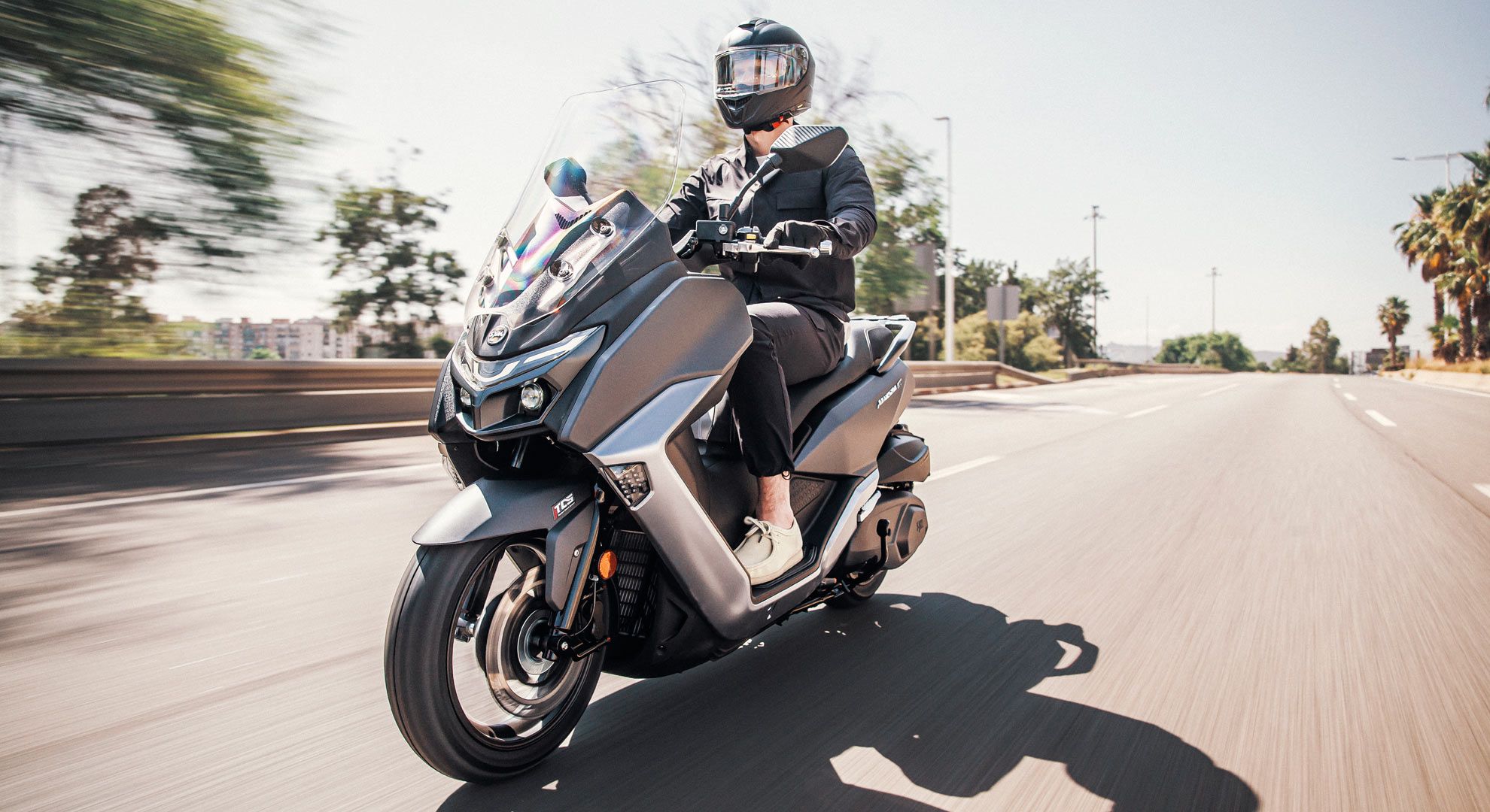 SYM Maxsym GT rabajado (1)