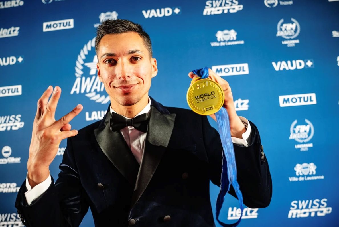 Topral Razgatlioglu en la Gala FIM donde recogió su medalla como campeón del mundo de Superbike.