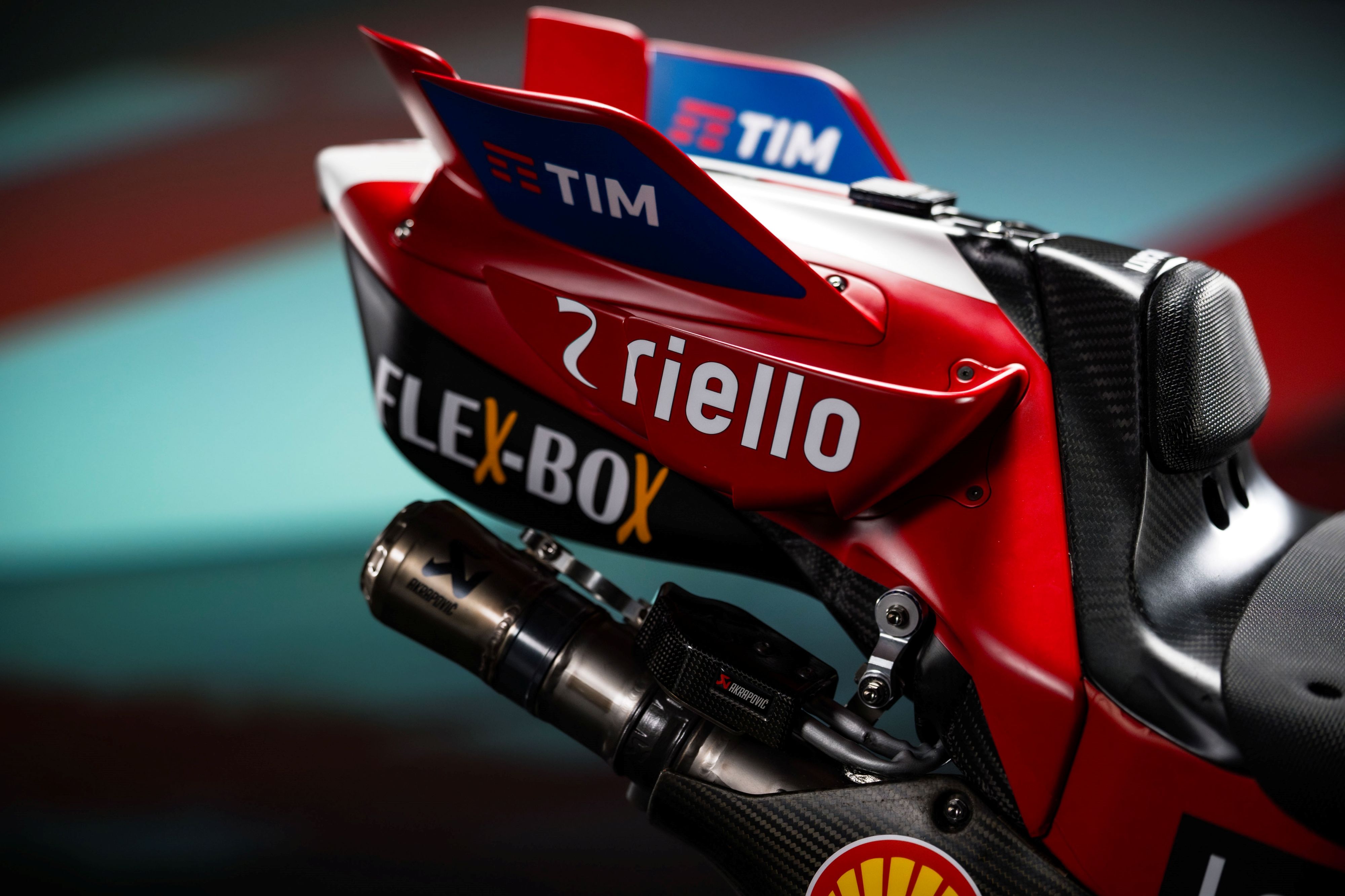 Ducati Desmosedici GP26 Lenovo MotoGP 2026 Marc Márquez Pecco Bagnaia 51