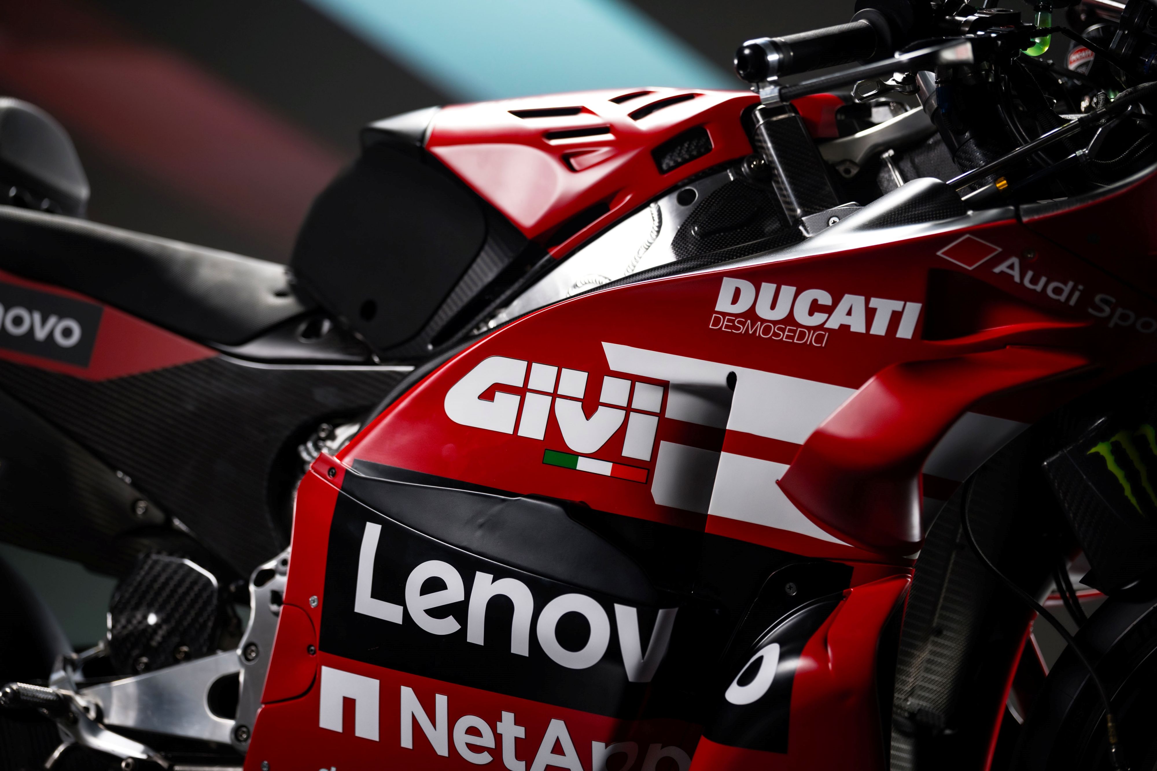 Ducati Desmosedici GP26 Lenovo MotoGP 2026 Marc Márquez Pecco Bagnaia 54