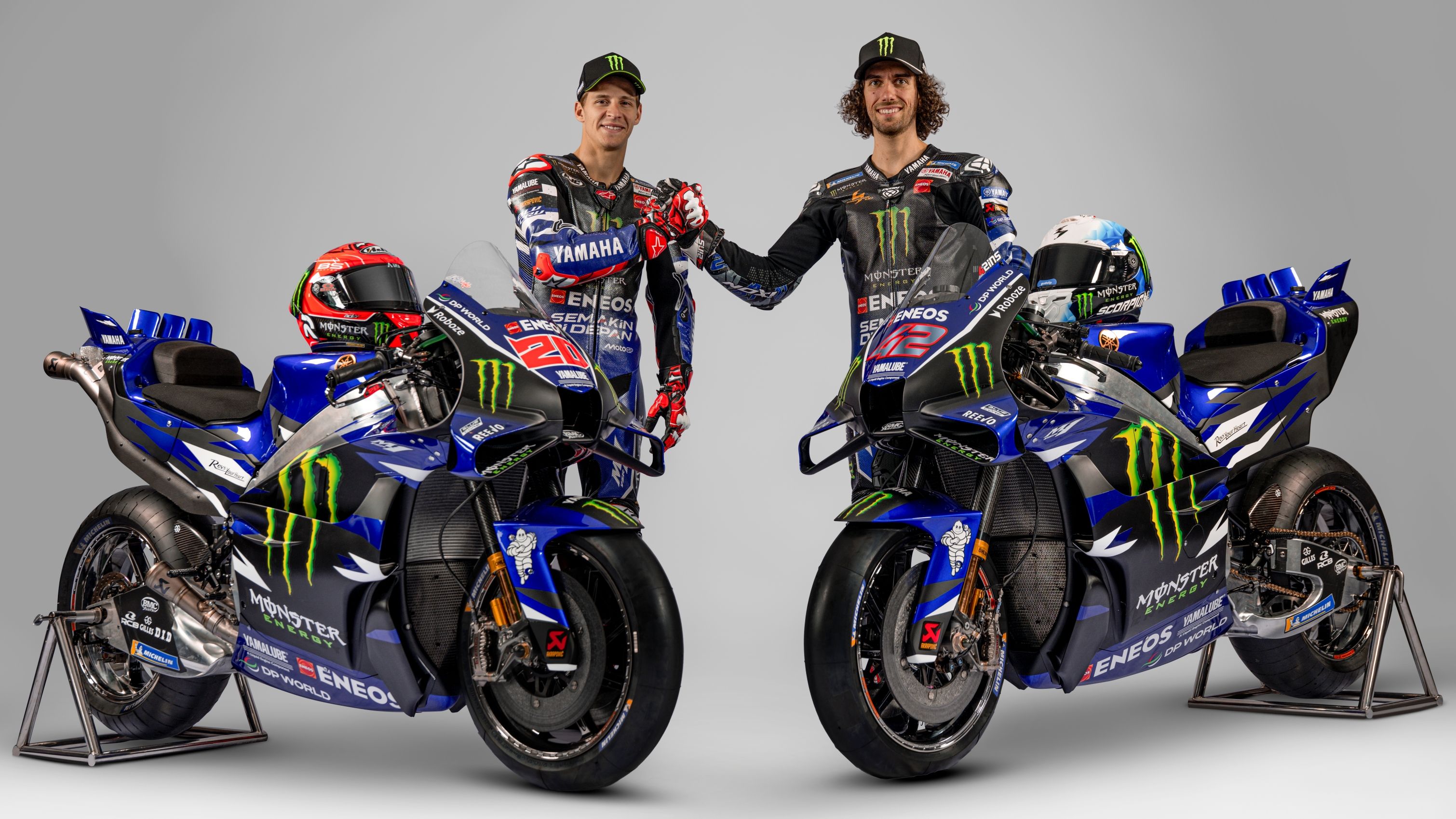 Fabio Quartararo y Álex Rins junto a las Yamaha del Monster Energy para MotoGP 2026