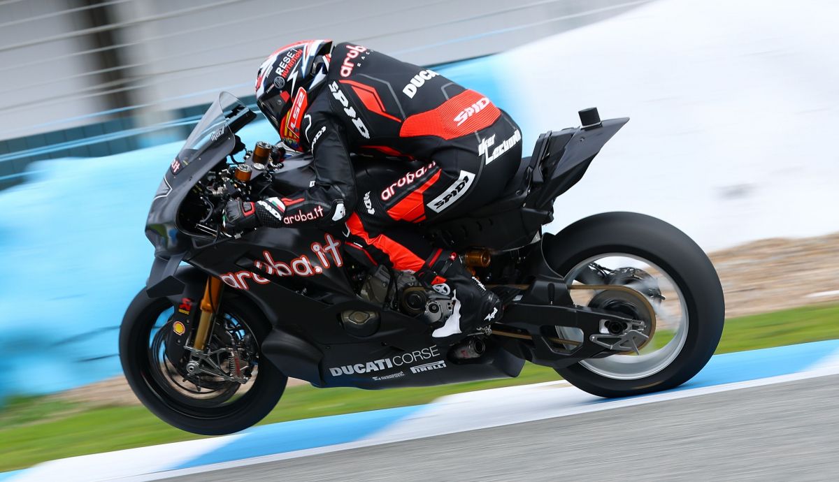 Iker Lecuona sigue progresando con la Ducati