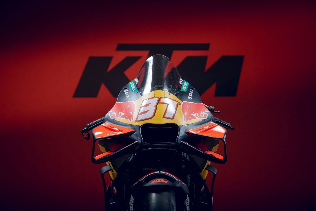 KTM RC16 Red Bull Factory Racing MotoGP 2026 Pedro Acosta Brad Binder 13