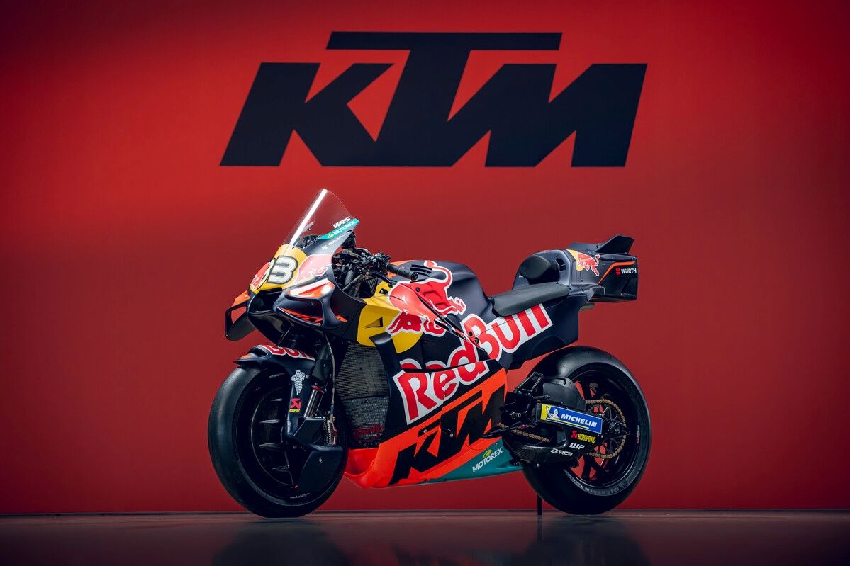KTM RC16 Red Bull Factory Racing MotoGP 2026 Pedro Acosta Brad Binder 16