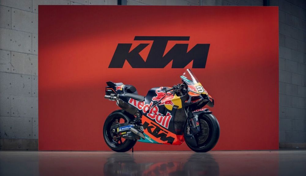 KTM RC16 Red Bull Factory Racing MotoGP 2026 Pedro Acosta Brad Binder 45